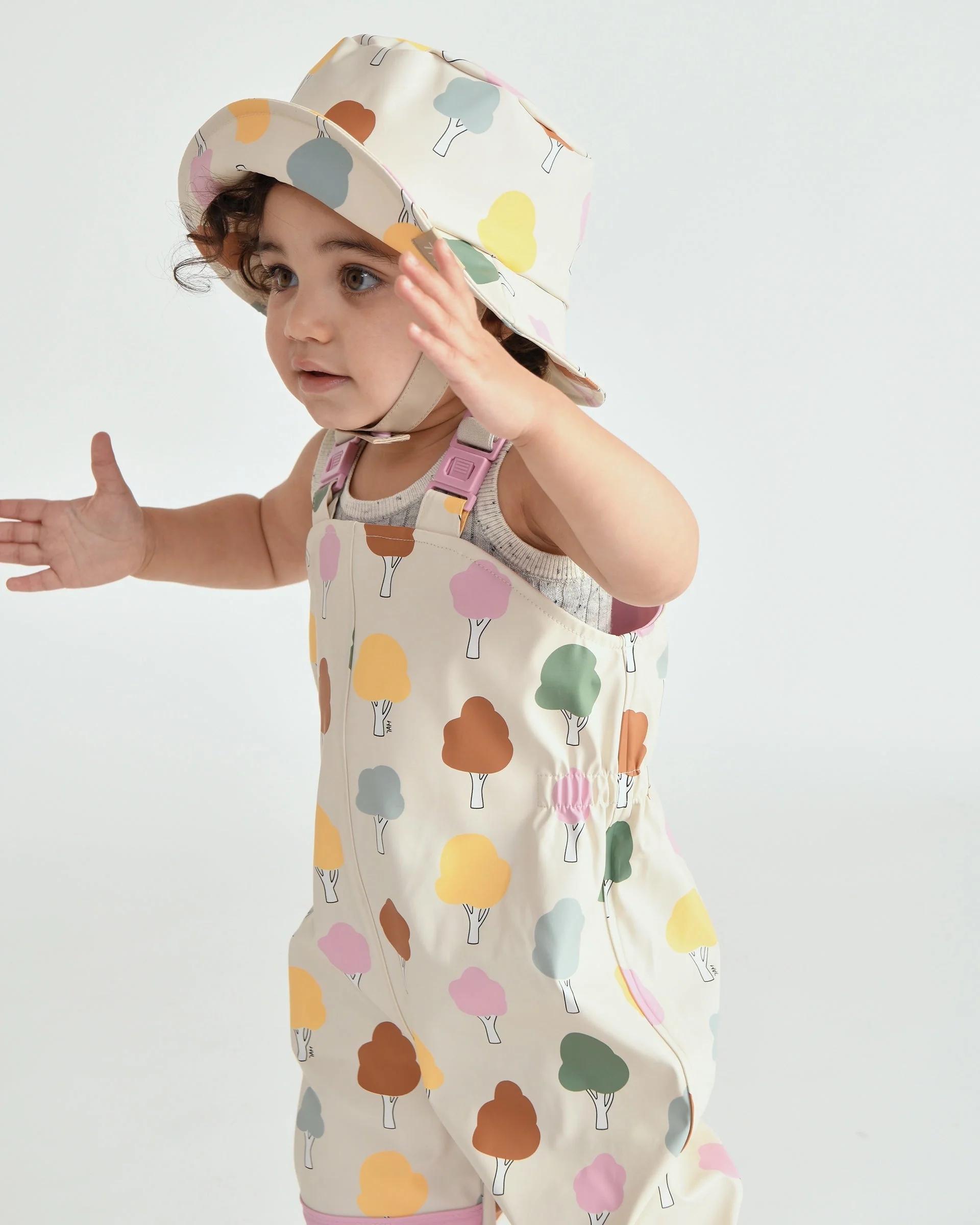 Rain Bucket Hat | Rainy Trees Beige - Image 9