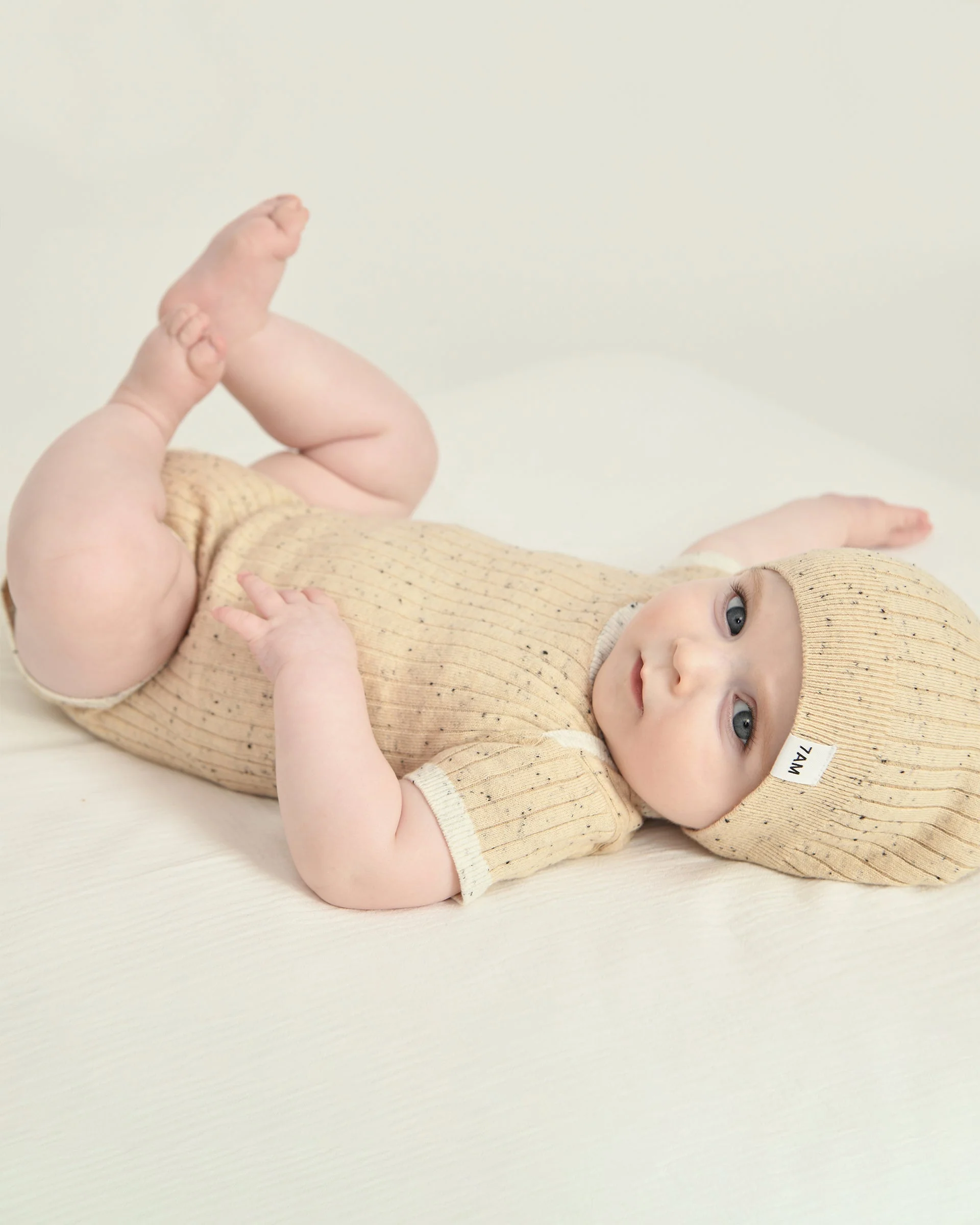 Short Sleeve Bodysuit - Hug Me | Oat - Image 7