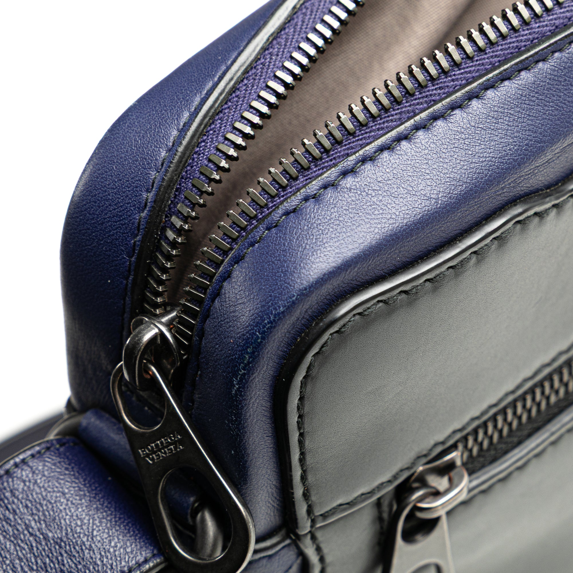 Bottega Veneta | Pre-Owned Intrecciato Trimmed Leather Crossbody | Black/Blue - Image 11