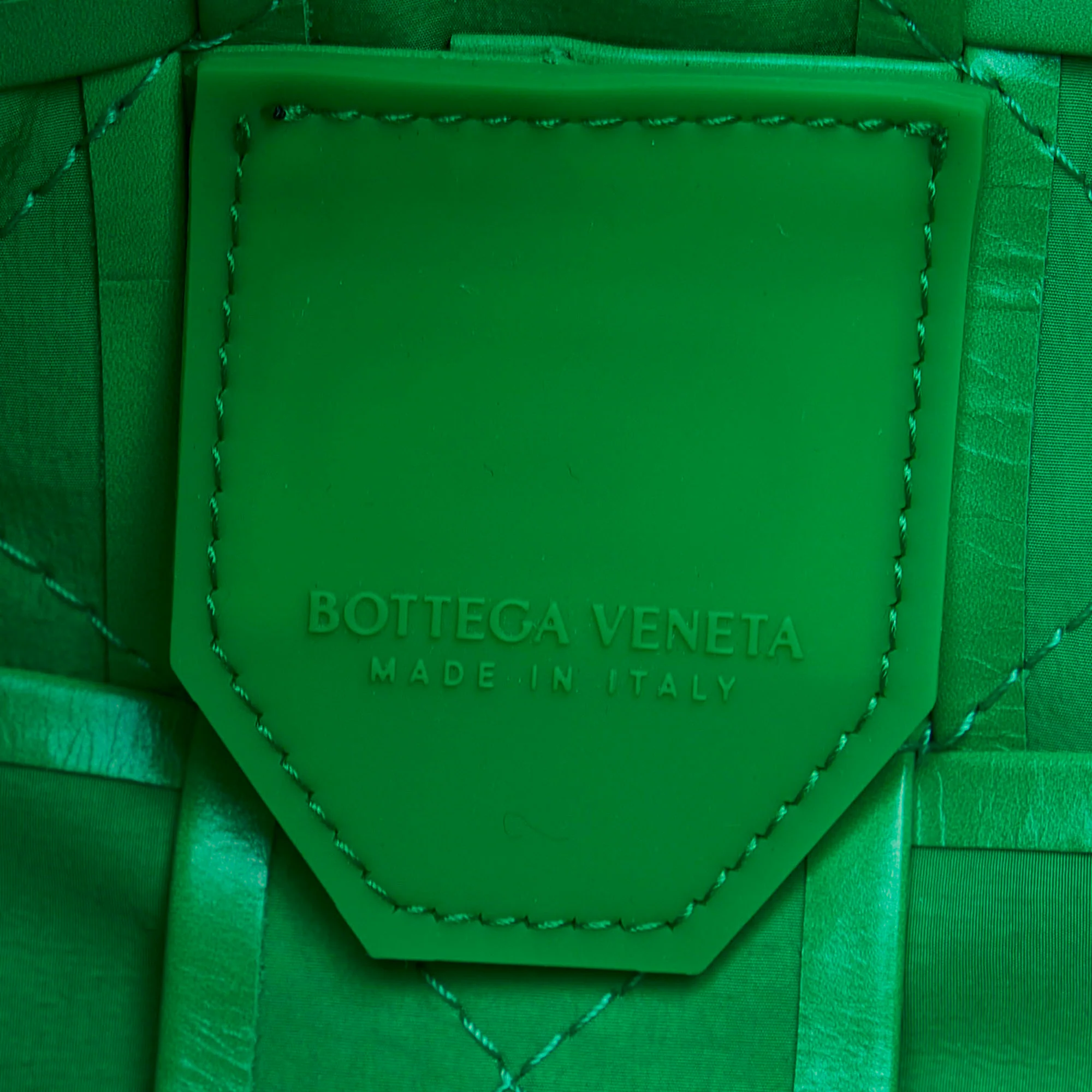 Bottega Veneta | Pre-Owned Maxi Paper Calfskin Intrecciato Cassette Crossbody | Green - Image 11