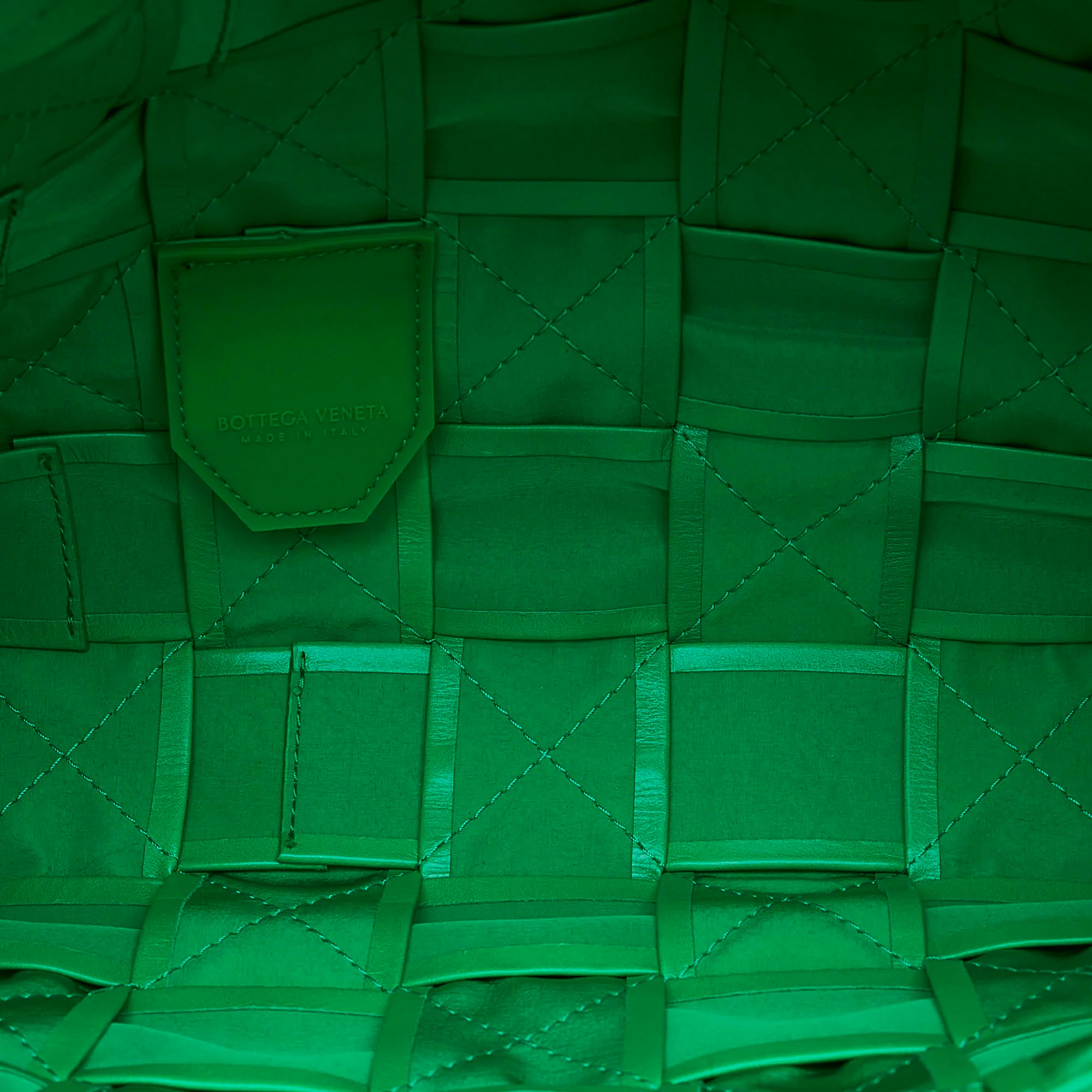 Bottega Veneta | Pre-Owned Maxi Paper Calfskin Intrecciato Cassette Crossbody | Green - Image 9