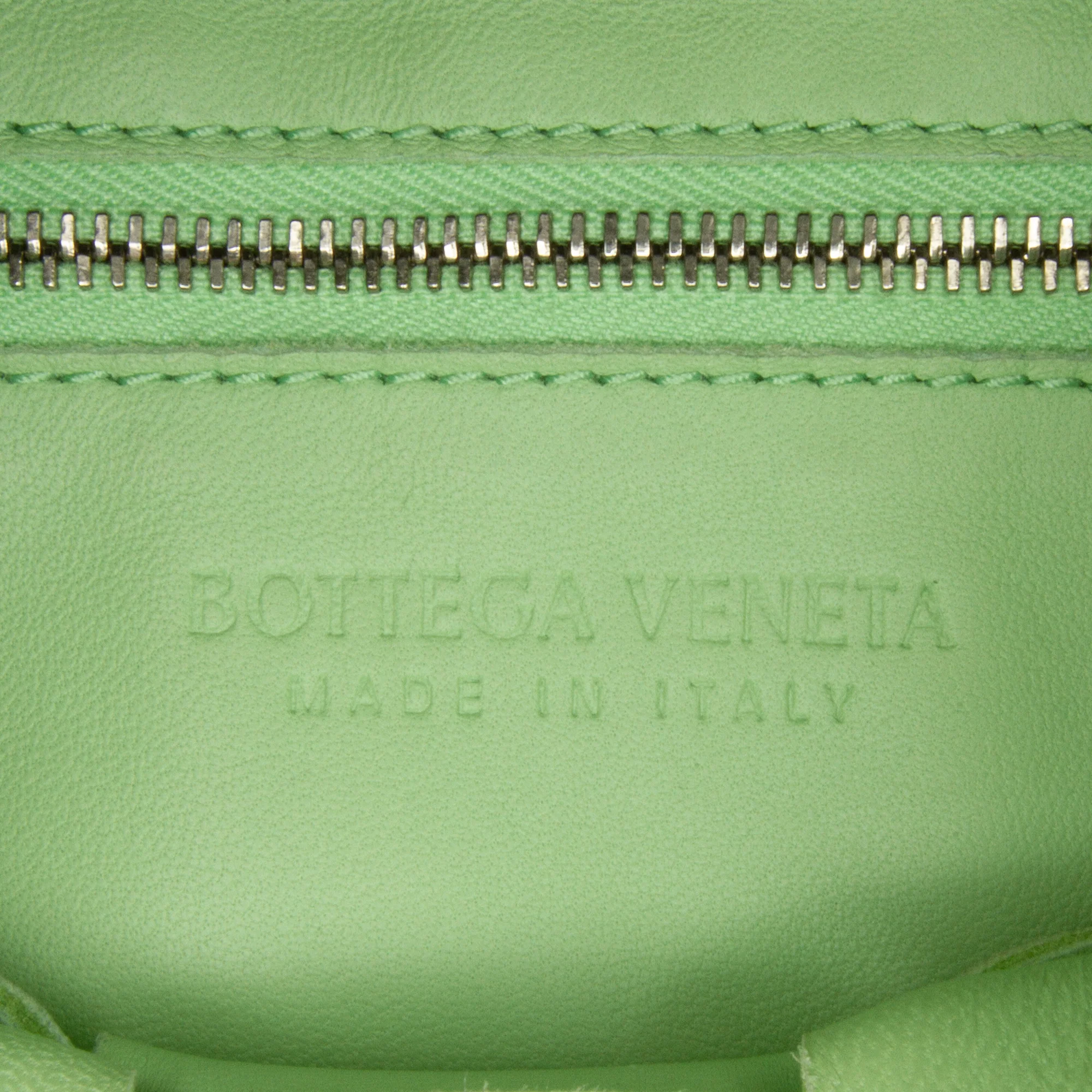Bottega Veneta | Pre-Owned Nappa Intrecciato Cassette Crossbody | Green/Light Green - Image 10