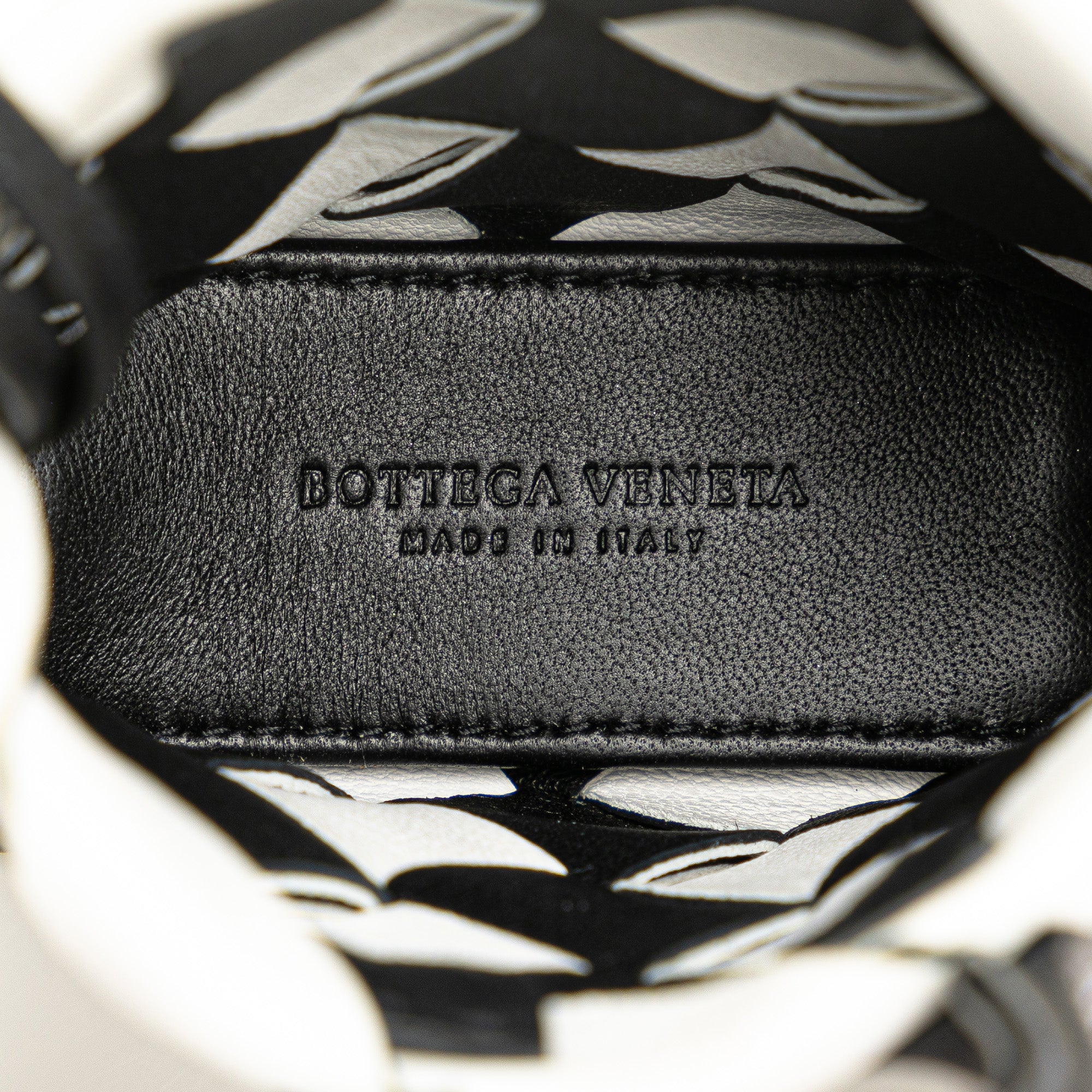 Bottega Veneta | Pre-Owned Nappa Intrecciato Maxi Cabat Bag Charm | Black - Image 4