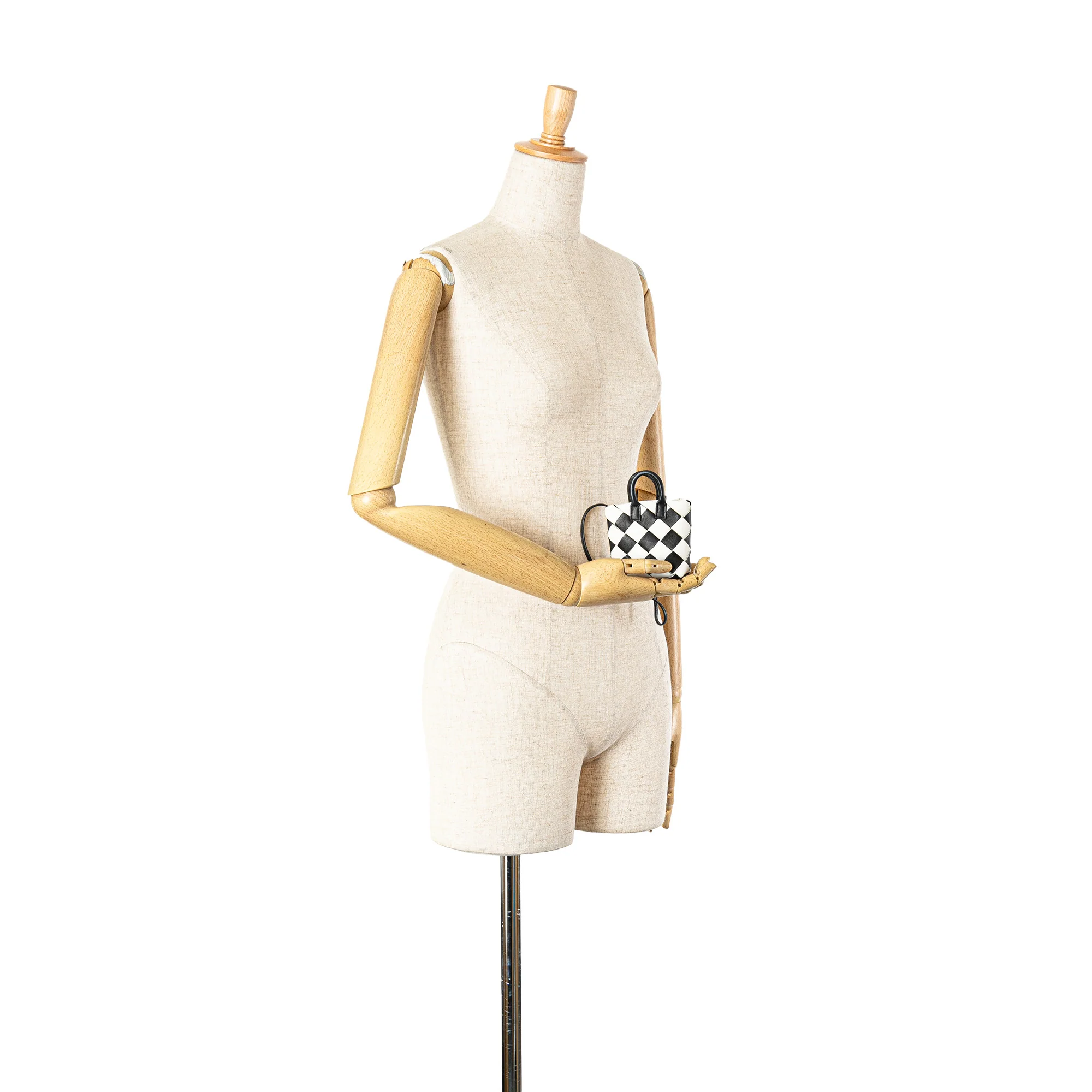 Bottega Veneta | Pre-Owned Nappa Intrecciato Maxi Cabat Bag Charm | Black - Image 7