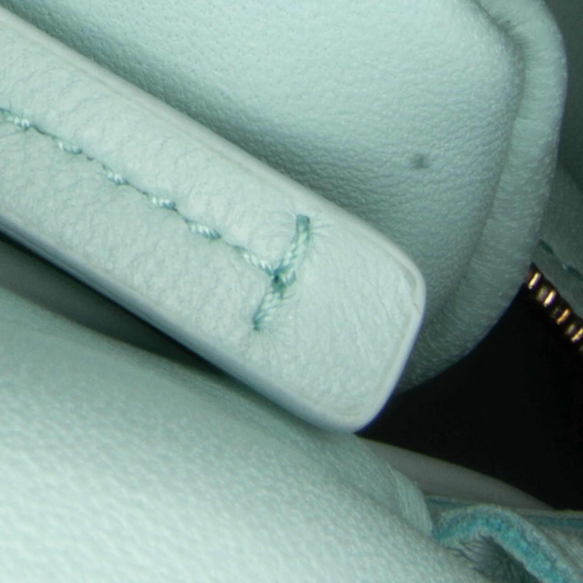 Bottega Veneta | Pre-Owned Nappa Intrecciato Padded Cassette Crossbody - I | Blue/Light Blue - Image 3