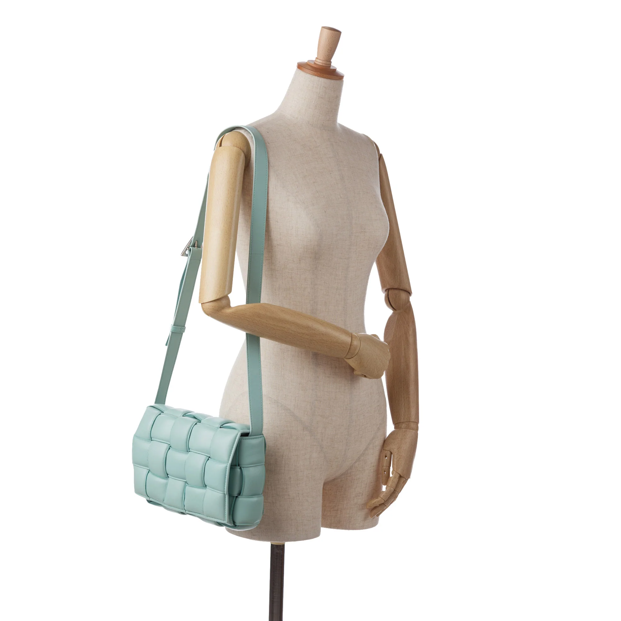 Bottega Veneta | Pre-Owned Nappa Intrecciato Padded Cassette Crossbody - I | Blue/Light Blue - Image 4