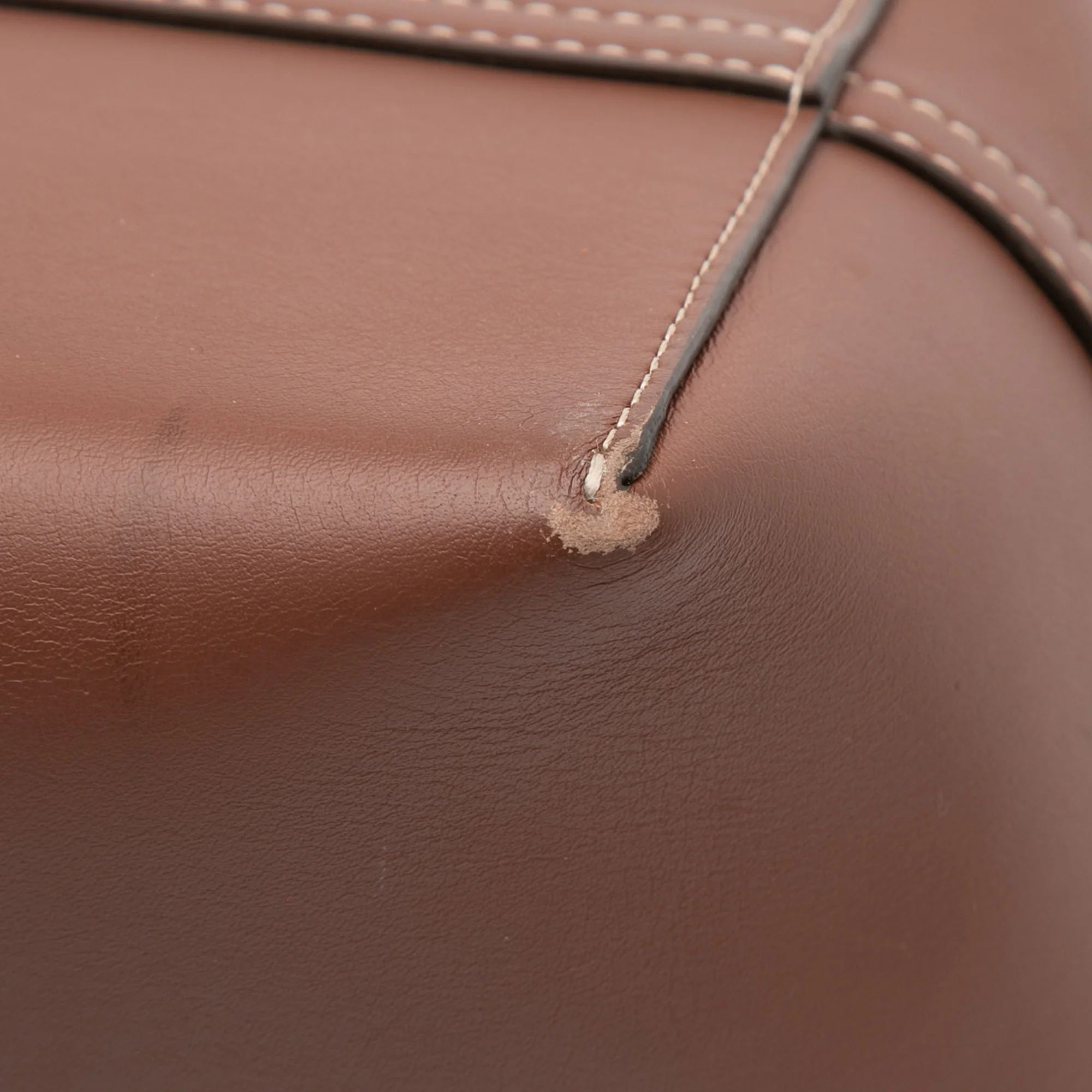 Burberry | Pre-Owned Medium Calfskin Soft Pocket Satchel | Brown - Image 11
