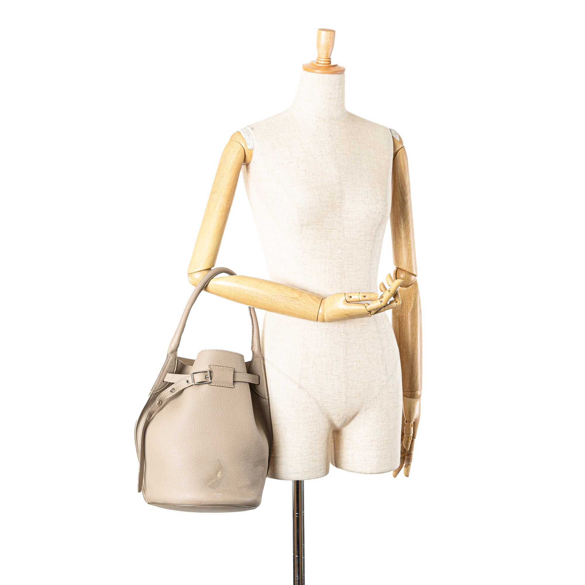 Celine | Pre-Owned Leather Big Bag Bucket - II | Beige - Image 2