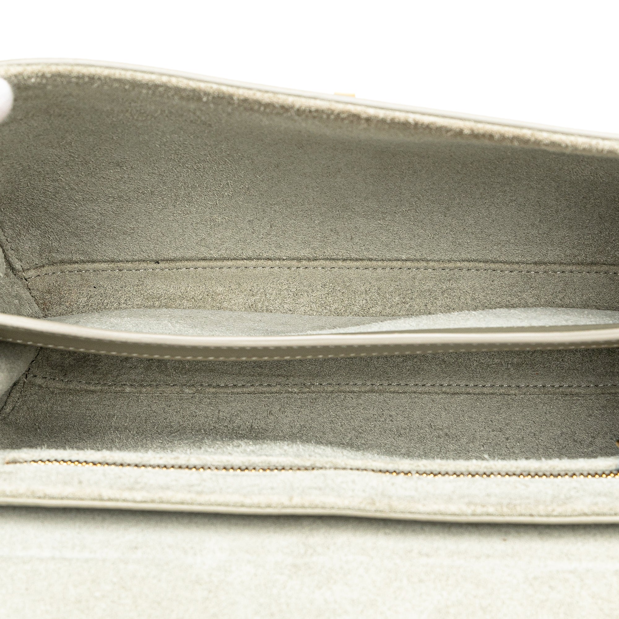Celine | Pre-Owned Teen Smooth Calfskin Soft 16 Crossbody | Green/Light Green - Image 4