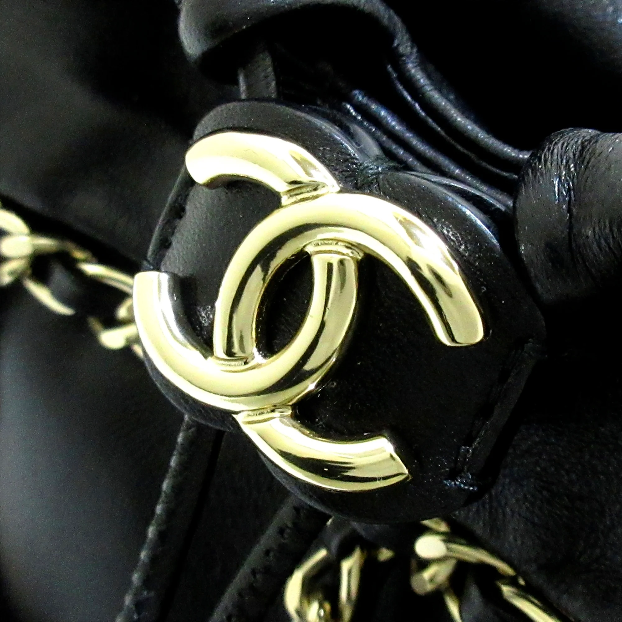Chanel | Pre-Owned CC Bucket | Black - Image 4