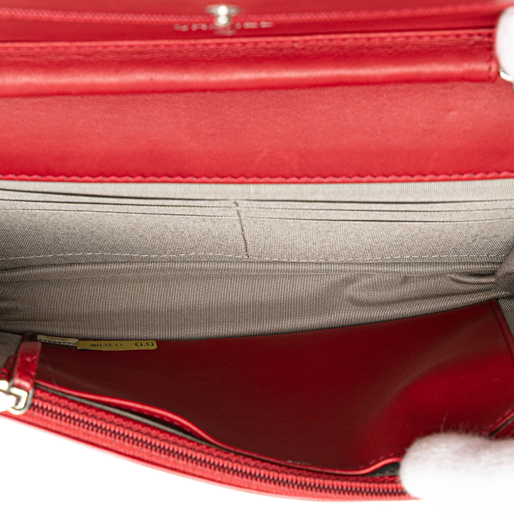 Chanel | Pre-Owned CC Calfskin Wallet On Chain | Red - Image 9