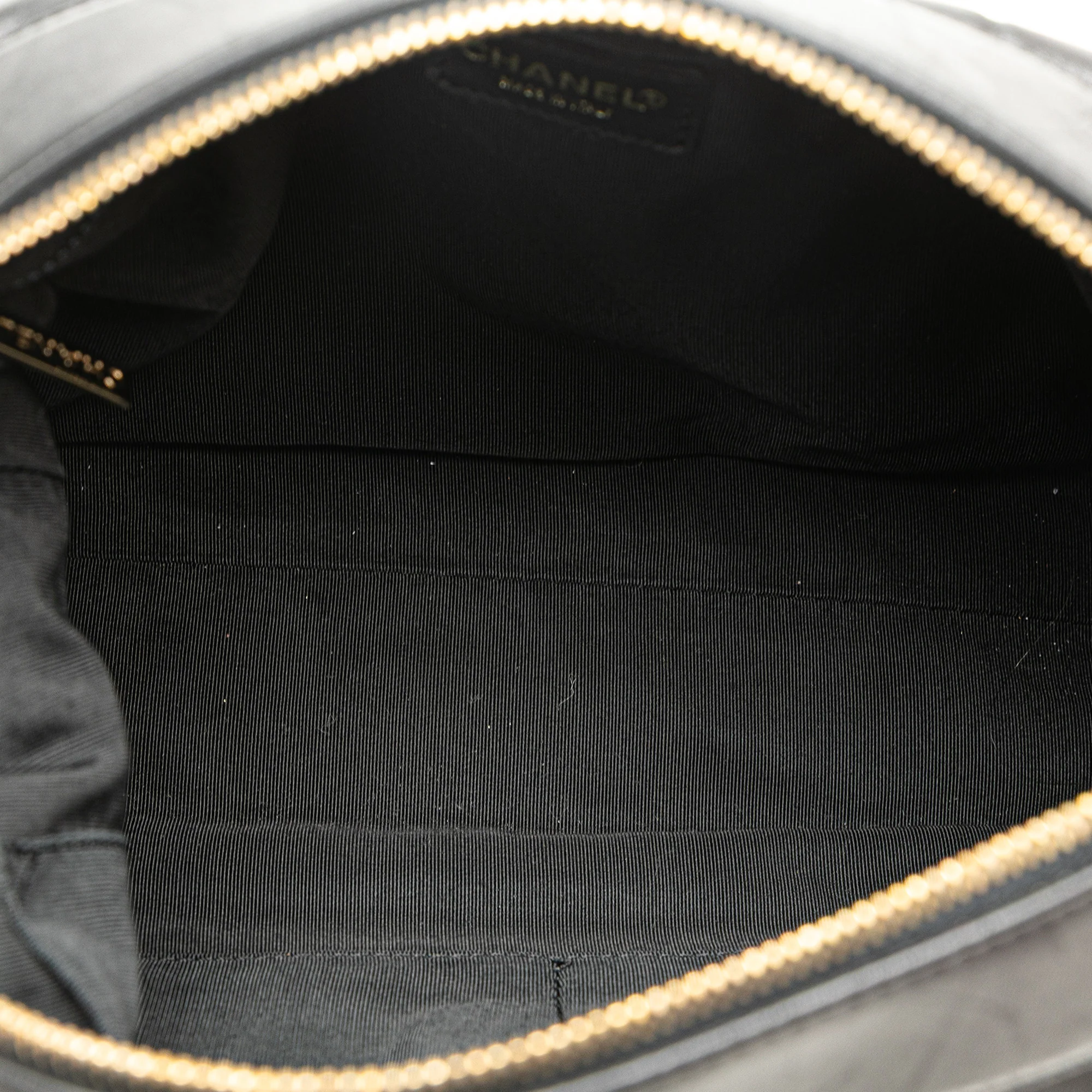 Chanel | Pre-Owned CC Choco Bar Lambskin Shoulder Bag | Black - Image 7