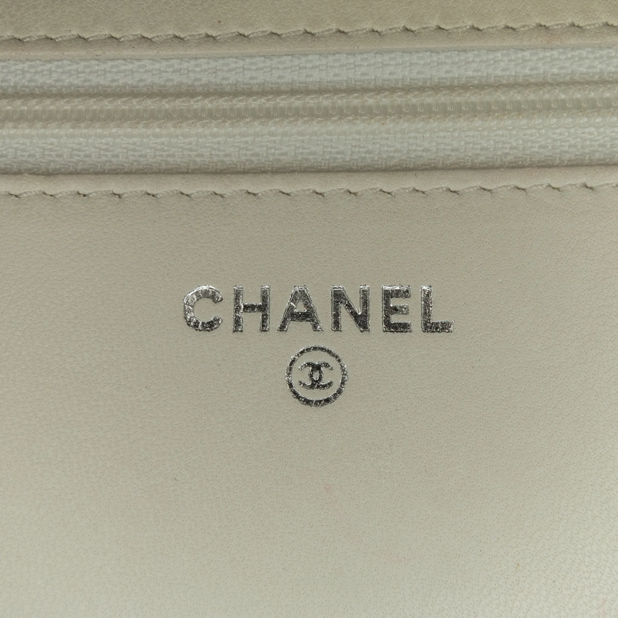 Chanel | Pre-Owned CC Coated Tweed Wallet On Chain - II | Beige - Image 12