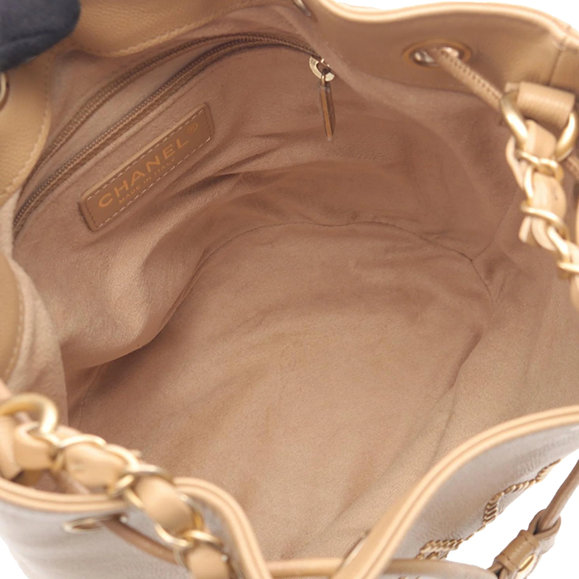 Chanel | Pre-Owned CC Deauville Drawstring Bucket Bag | Neutral - Image 3