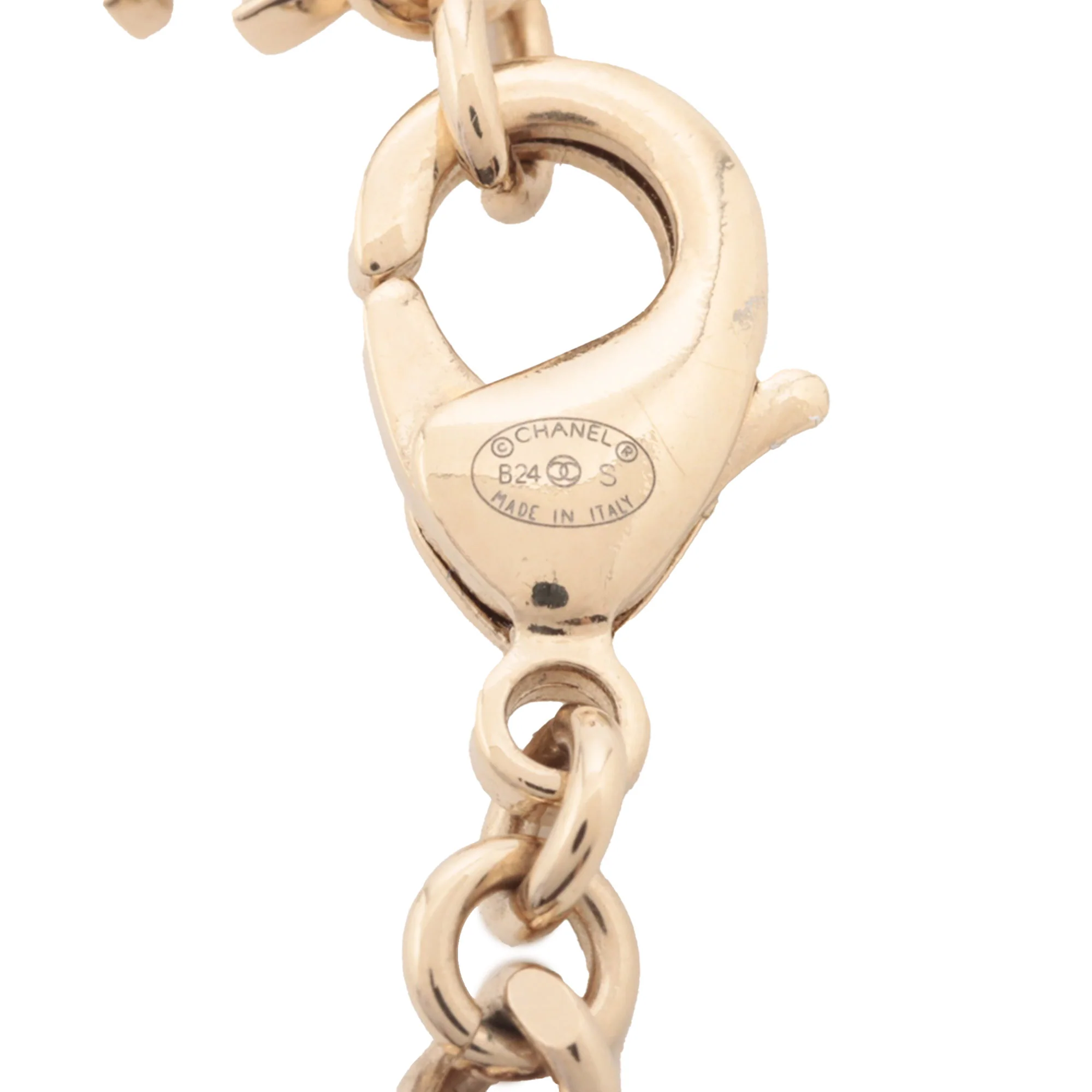 Chanel | Pre-Owned CC Gold Plated Faux Pearl and Rhinestones Bag Necklace | Gold/Pink/Light PinkPink/Light Pink - Image 3