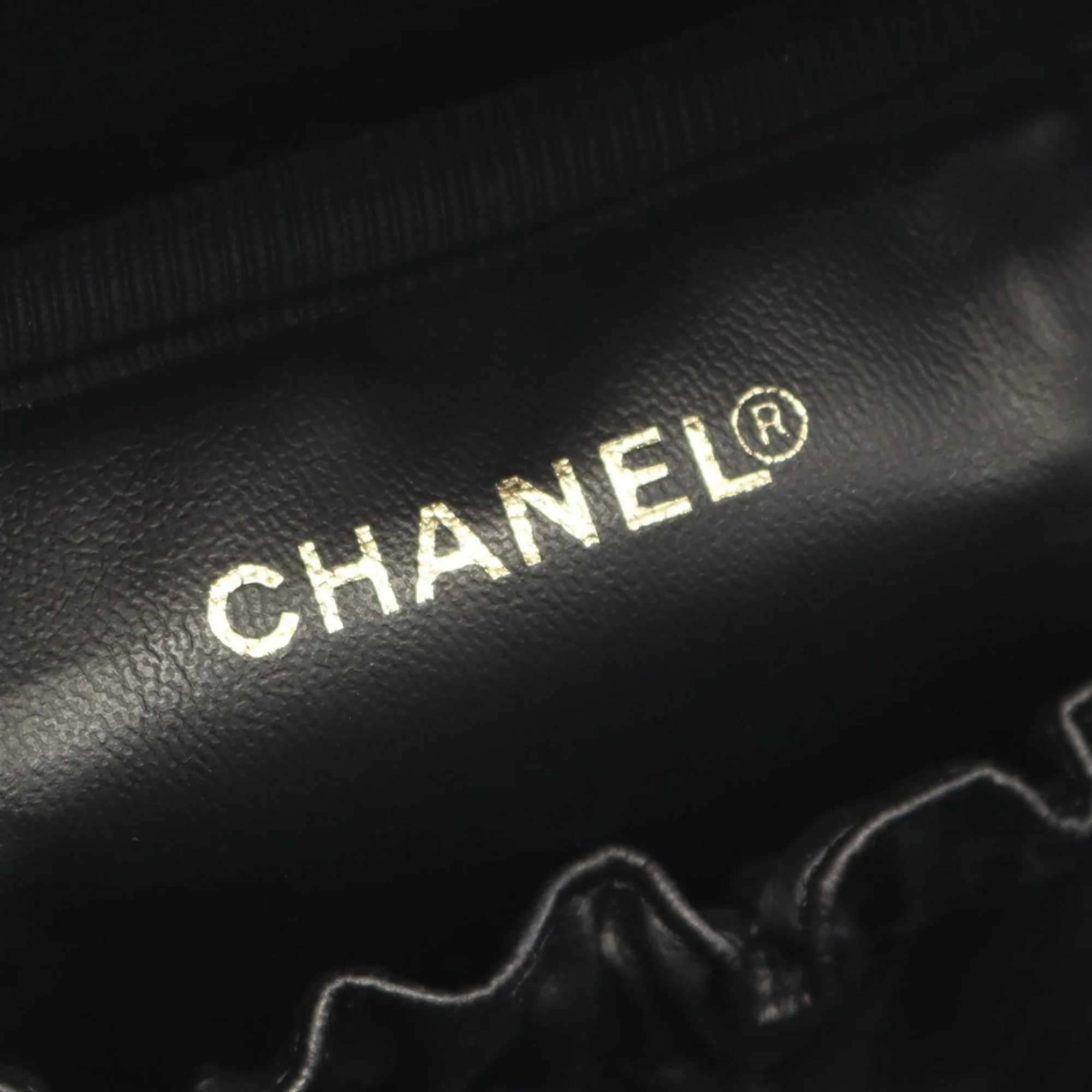 Chanel | Pre-Owned CC Lambskin Vanity Case | Black - Image 5
