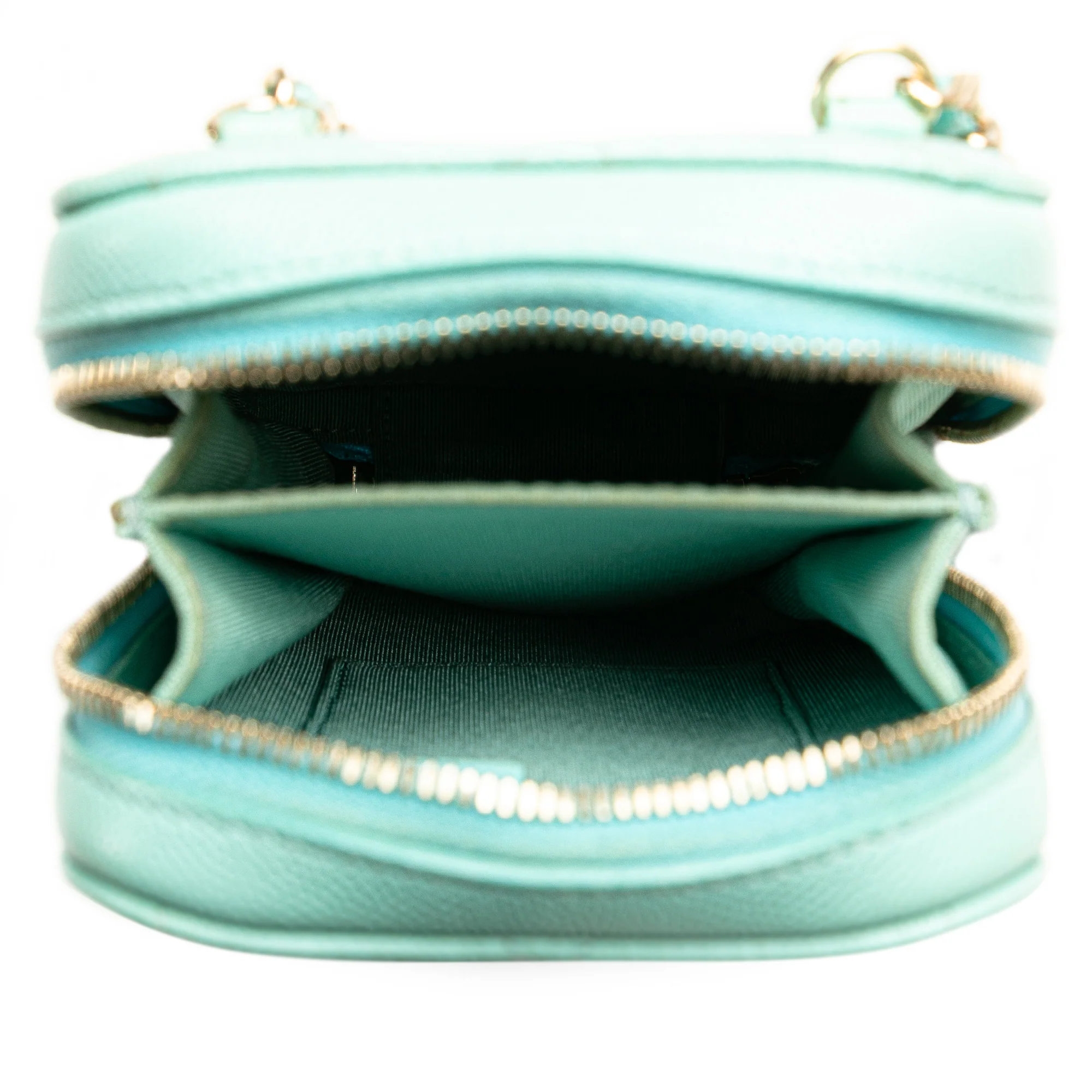 Chanel | Pre-Owned CC Quilted Caviar Zip Phone Case | Blue/Light Blue - Image 4