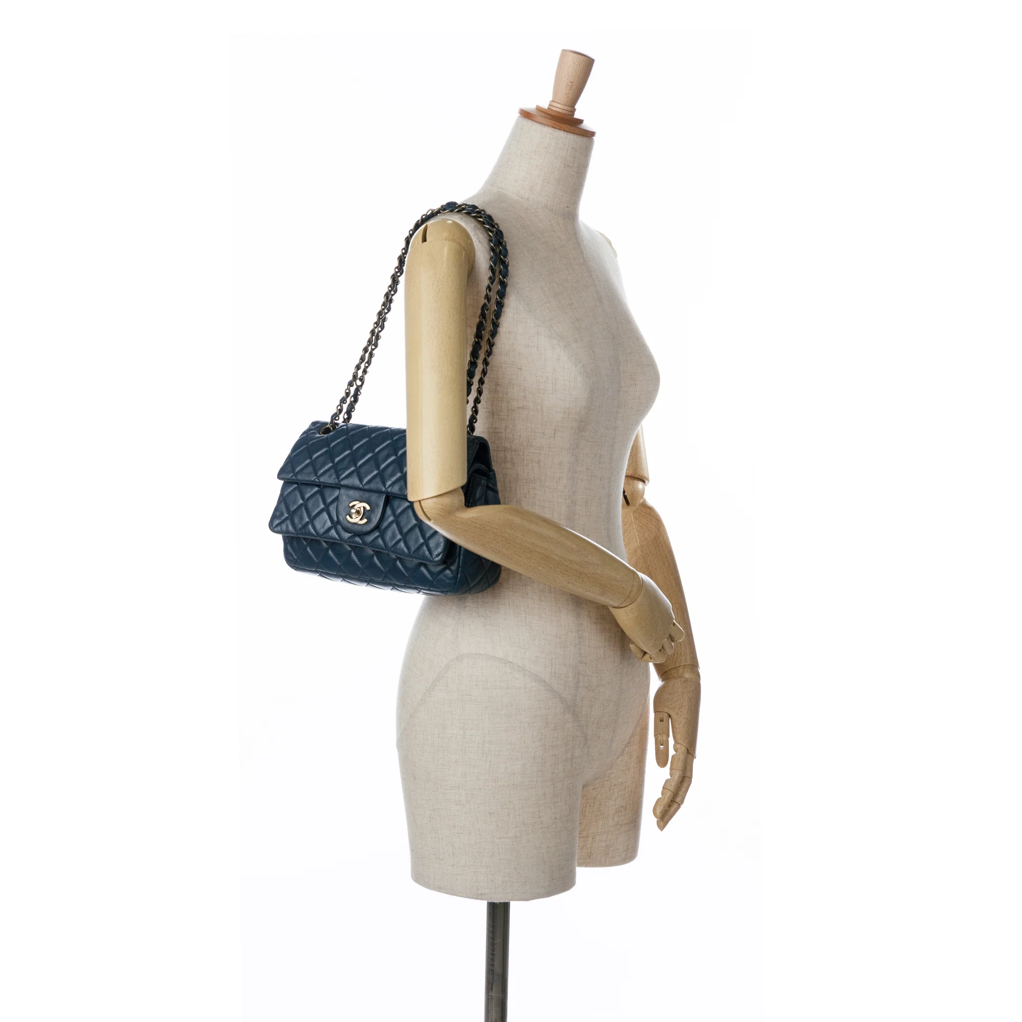 Chanel | Pre-Owned CC Quilted Lambskin Double Flap | Blue/Navy - Image 17
