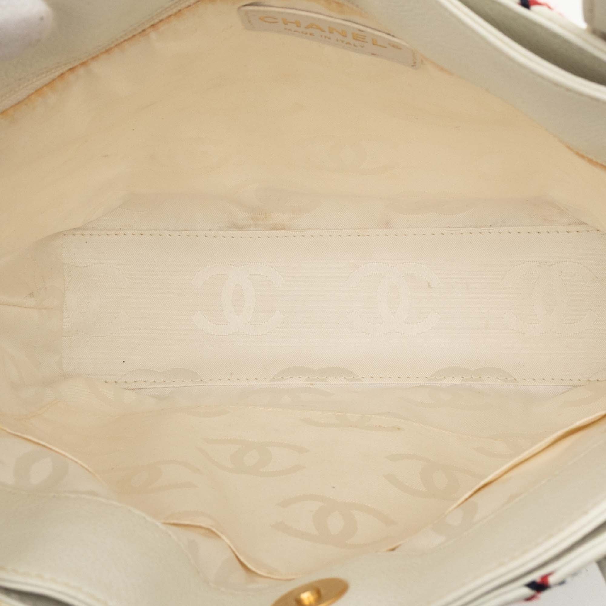 Chanel | Pre-Owned CC Wild Stitch Calfskin Handbag | White - Image 6