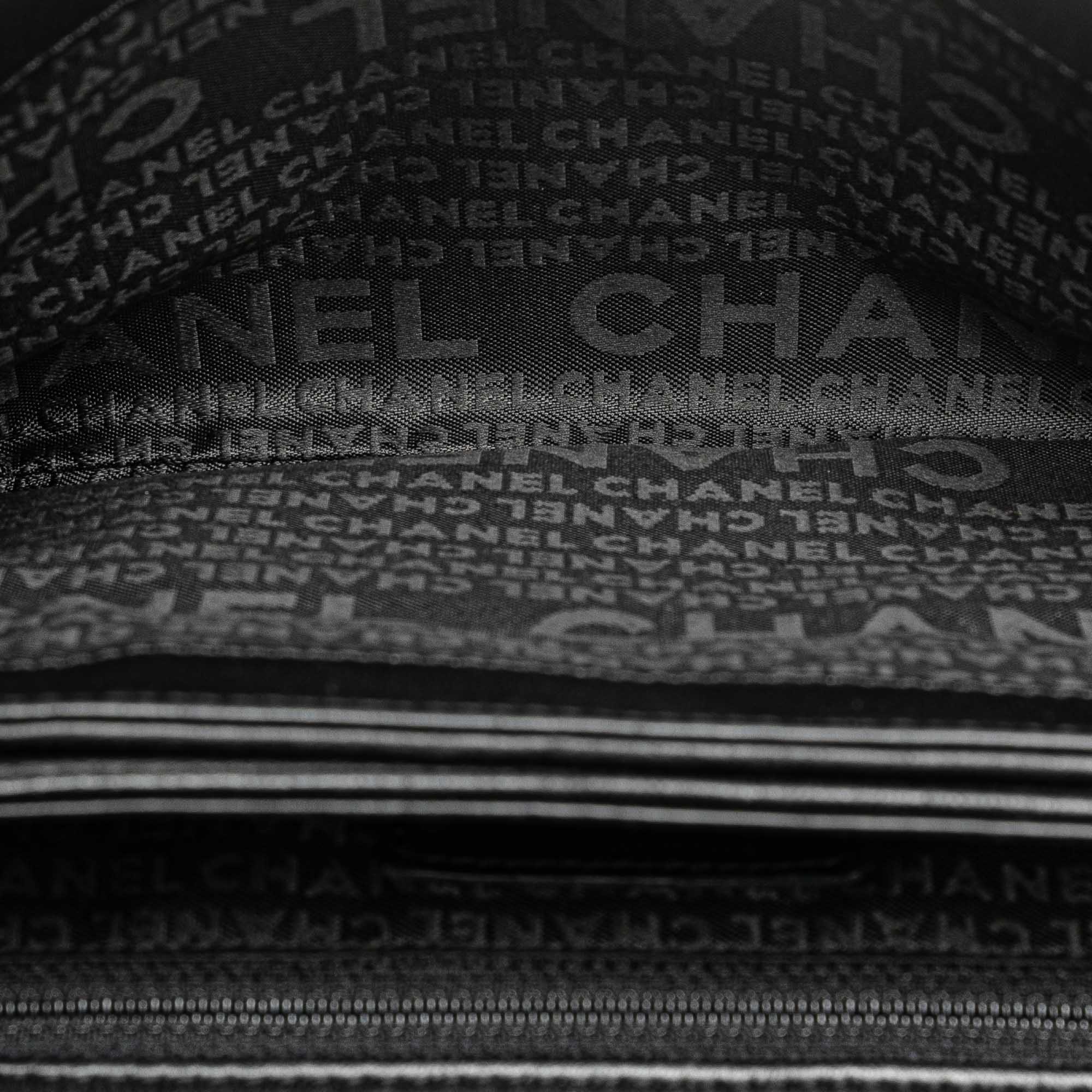 Chanel | Pre-Owned Choco Bar Calfskin Camellia No. 5 CC Shoulder Bag | Black - Image 6