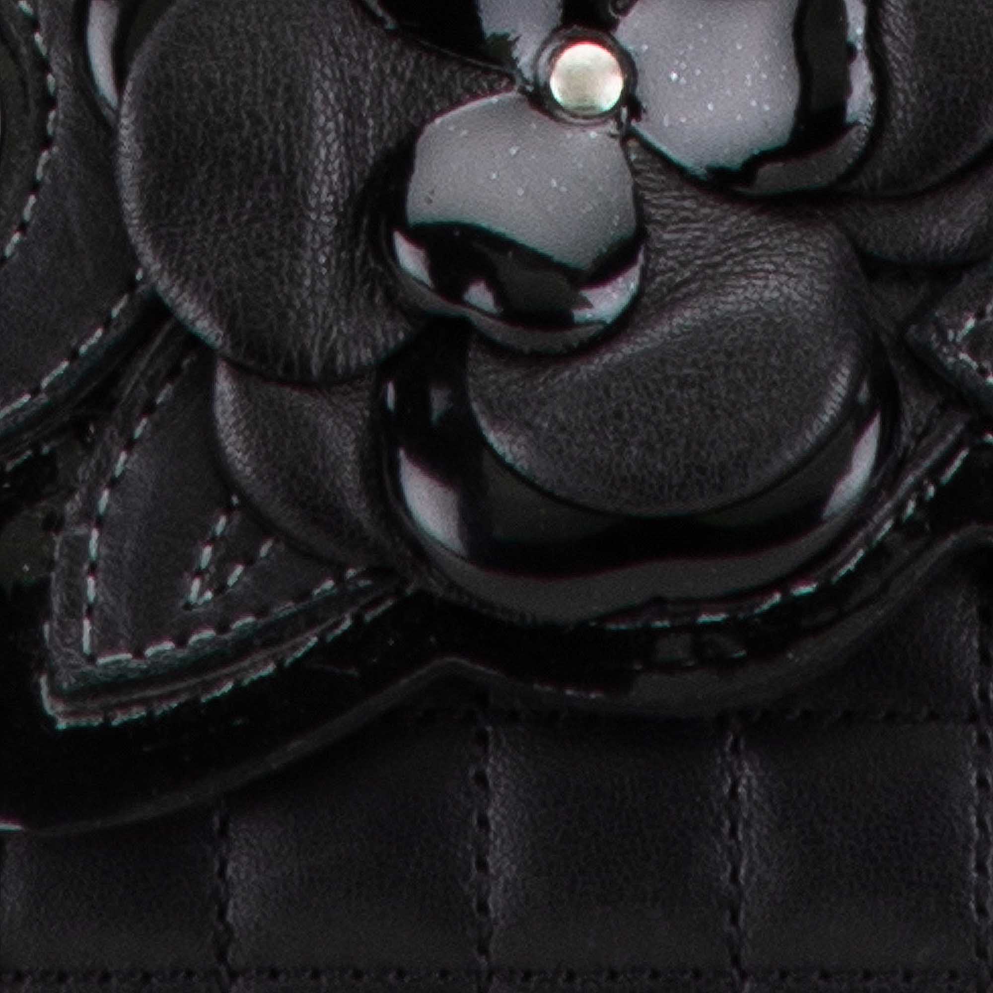 Chanel | Pre-Owned Choco Bar Calfskin Camellia No. 5 CC Shoulder Bag | Black - Image 9