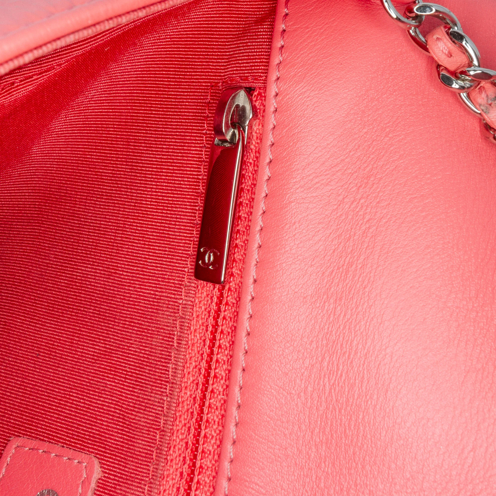 Chanel | Pre-Owned Crumpled Calfskin Bi Quilted Vintage Full Flap | Pink/Salmon - Image 9