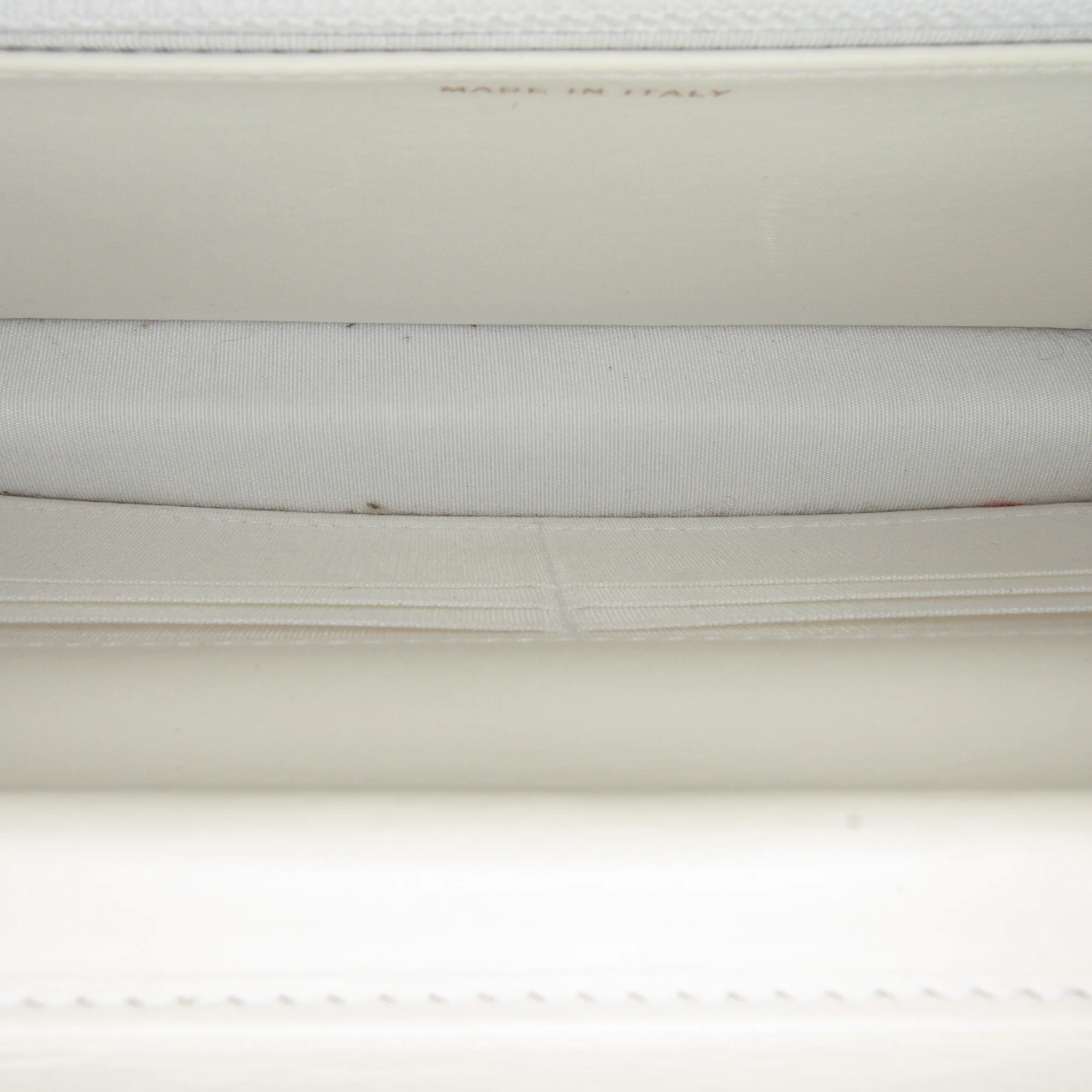 Chanel | Pre-Owned Enchained Wallet on Chain | White - Image 7