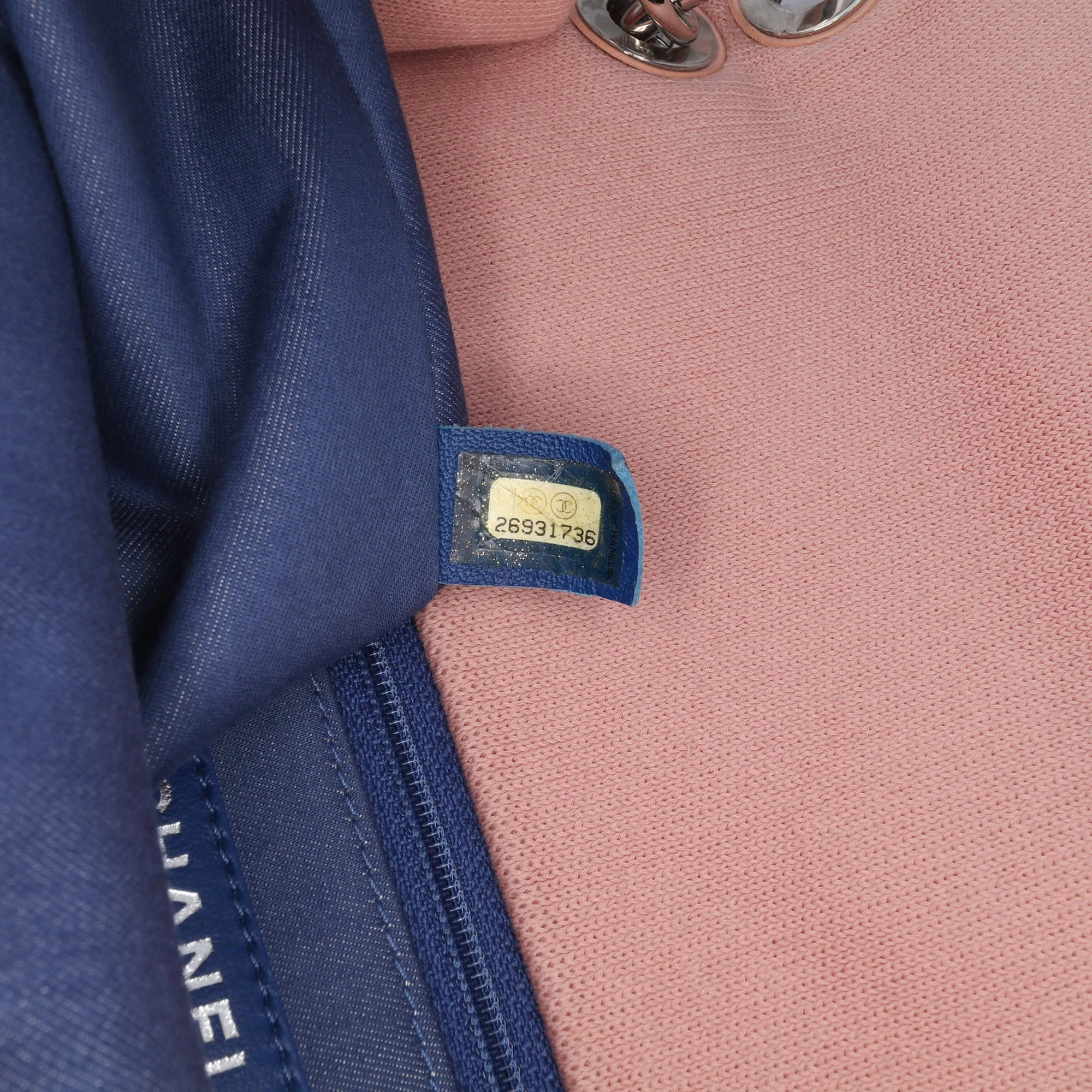 Chanel | Pre-Owned Jumbo Stripe Jersey Felt and Rope Flap | Pink - Image 8