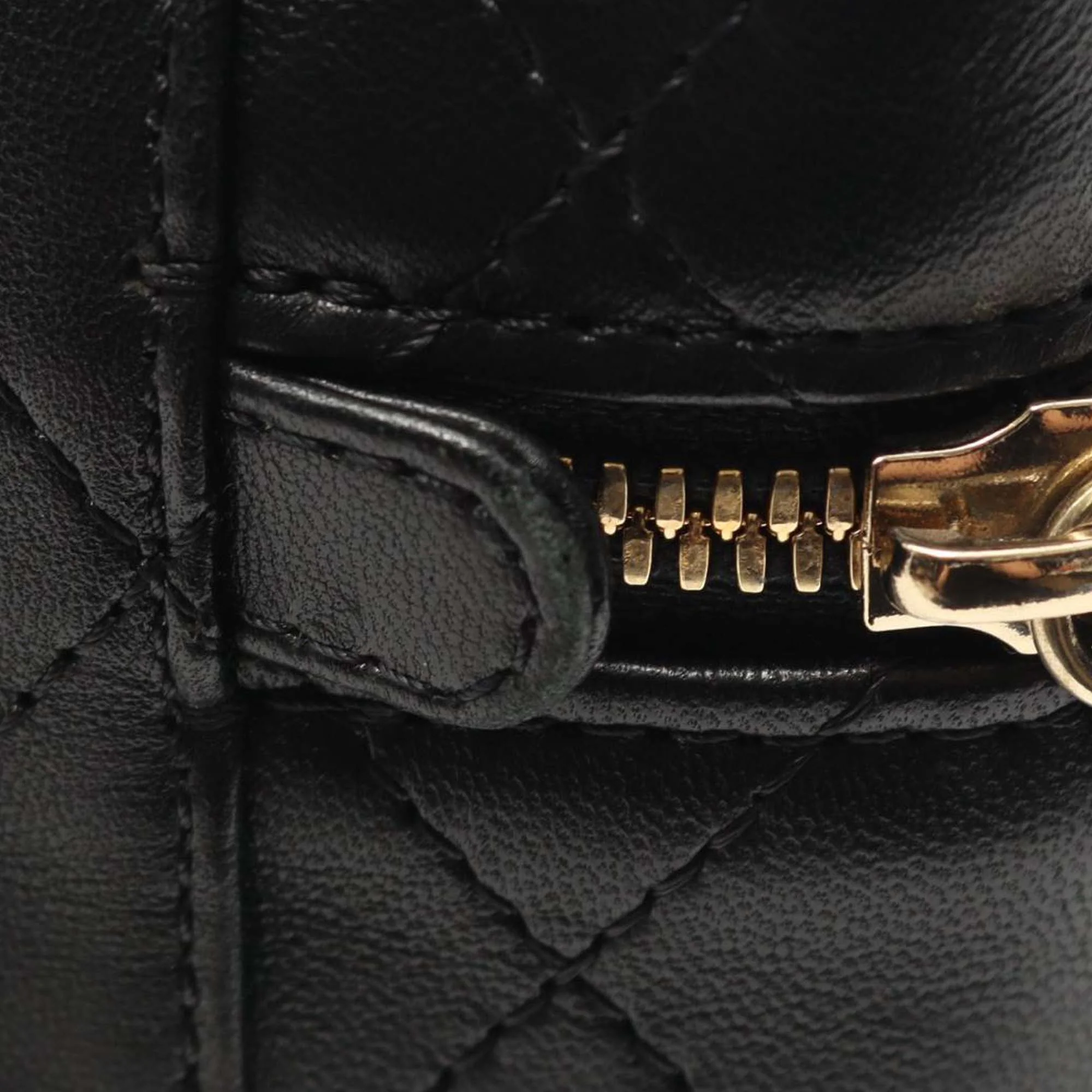 Chanel | Pre-Owned Large Quilted Lambskin Knock On Wood Vanity Case | Black - Image 8