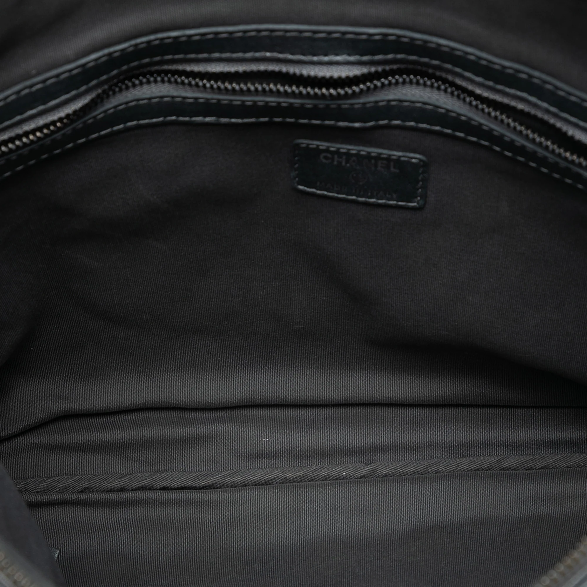 Chanel | Pre-Owned Large Quilted Metallic Lambskin O Case Clutch | Silver - Image 4