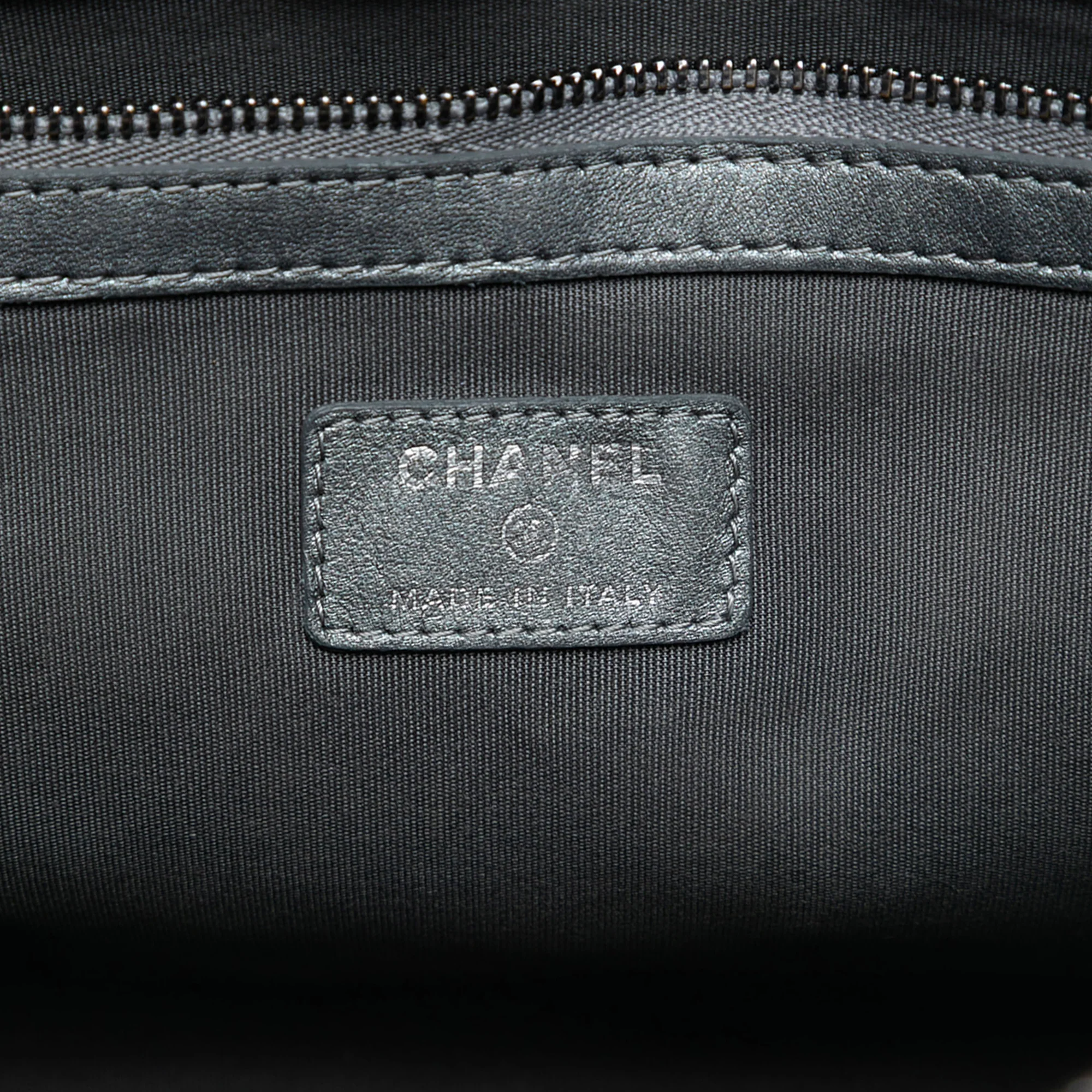 Chanel | Pre-Owned Large Quilted Metallic Lambskin O Case Clutch | Silver - Image 5