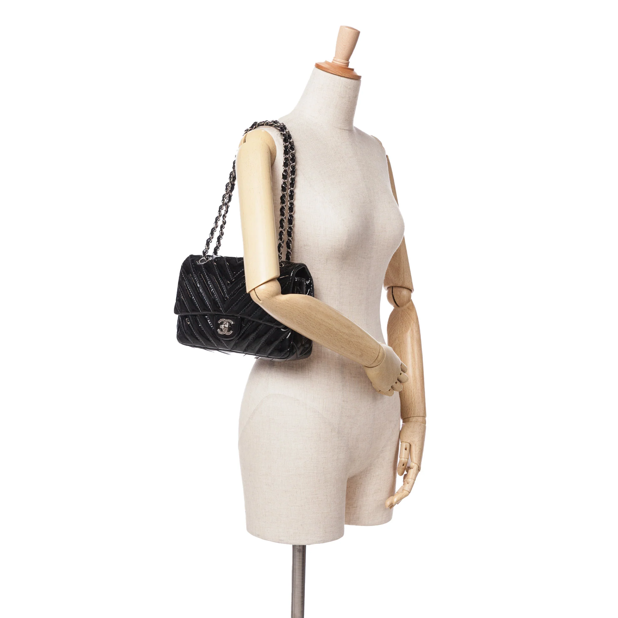 Chanel | Pre-Owned Medium Classic Chevron Patent Double Flap - II | Black - Image 2