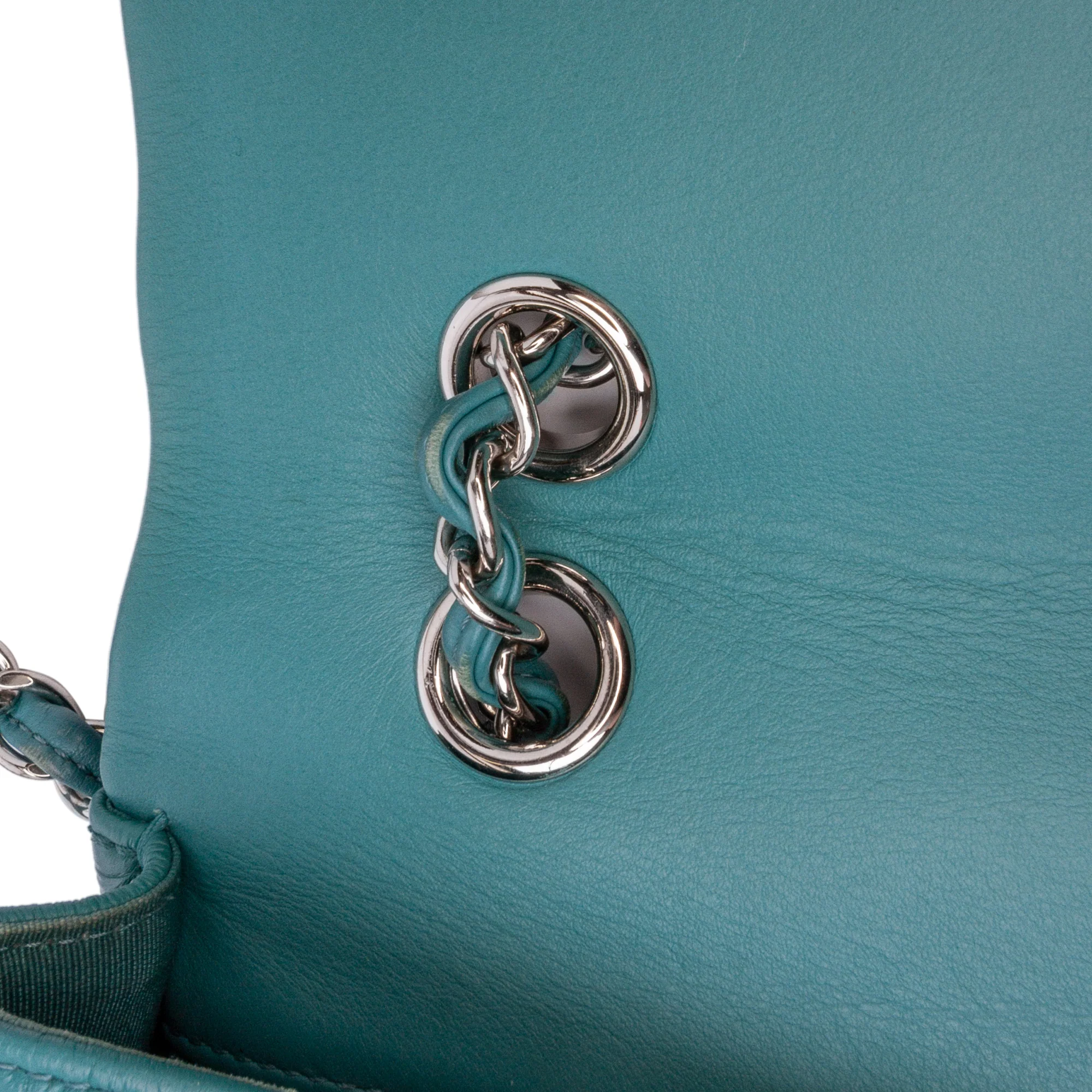 Chanel | Pre-Owned Medium Crumpled Calfskin Bi Vintage Full Flap | Blue/Turquoise - Image 10