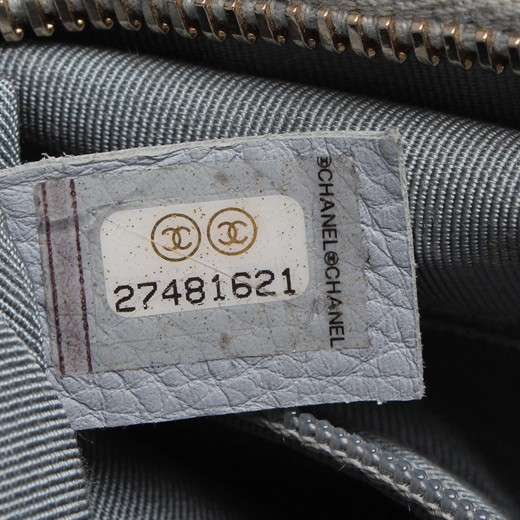 Chanel | Pre-Owned Medium Gabrielle Leather Shoulder Bag | Gray - Image 2