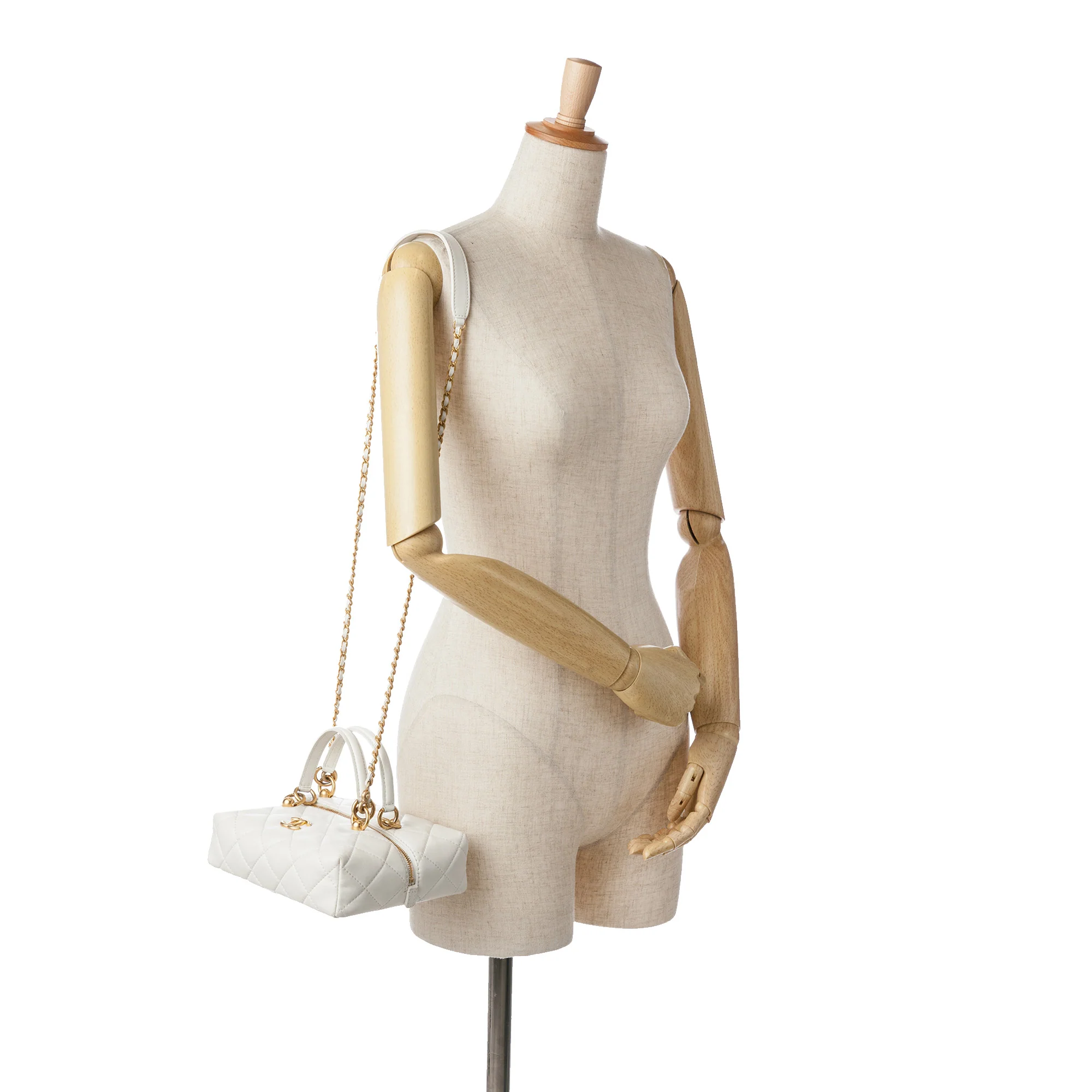 Chanel | Pre-Owned Metiers d'Art CC Quilted Lambskin Box with Top Handle Bag | White - Image 9