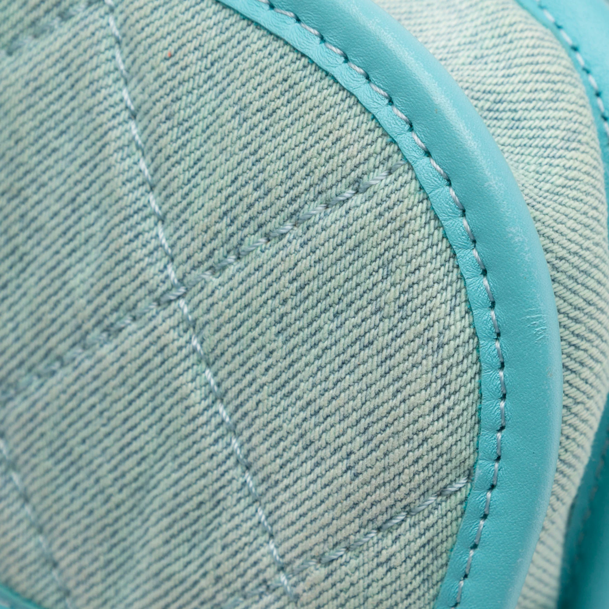 Chanel | Pre-Owned Mini CC Quilted Denim Messenger Flap | Blue - Image 9