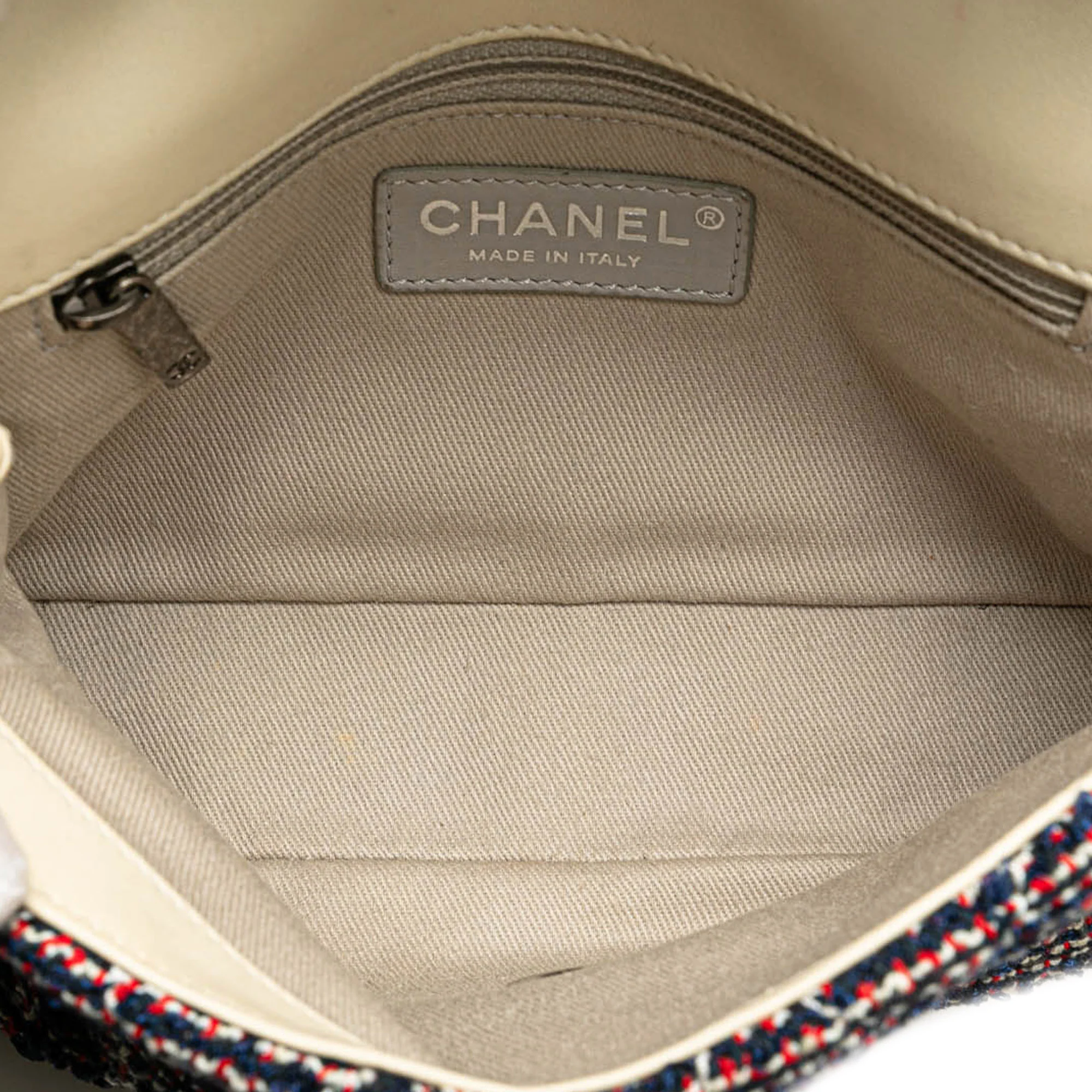 Chanel | Pre-Owned Mini Rectangular Tweed Single Flap | BlueWhite/Ivory - Image 4