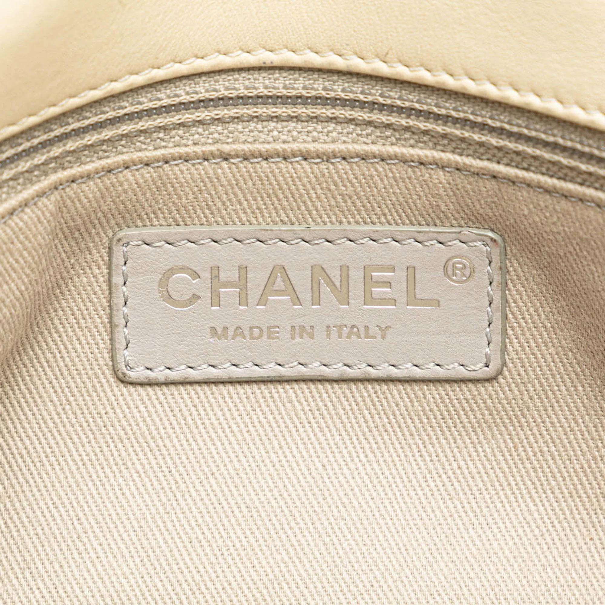 Chanel | Pre-Owned Mini Rectangular Tweed Single Flap | BlueWhite/Ivory - Image 5