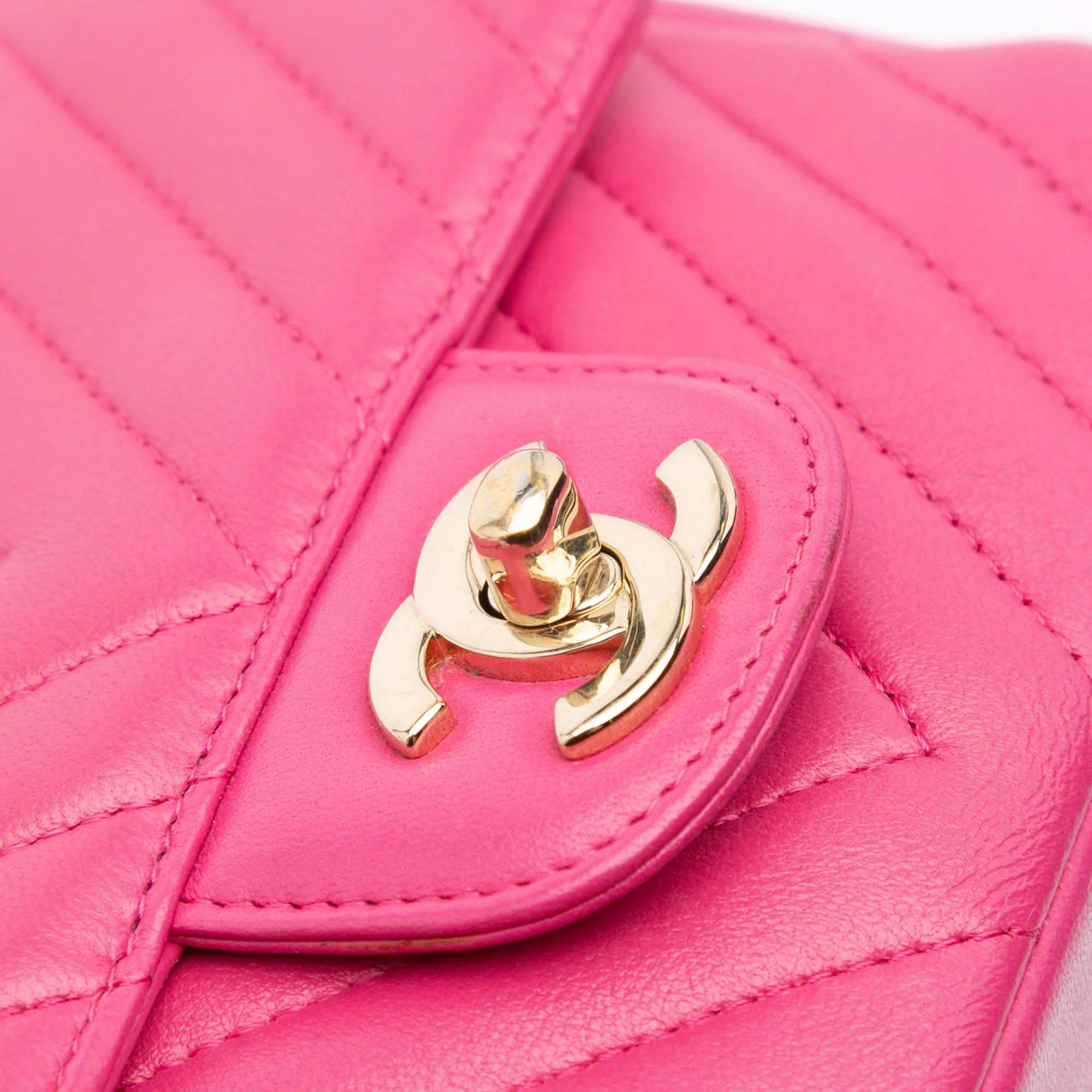 Chanel | Pre-Owned Mini Square Classic Chevron Lambskin Single Flap | Pink - Image 6