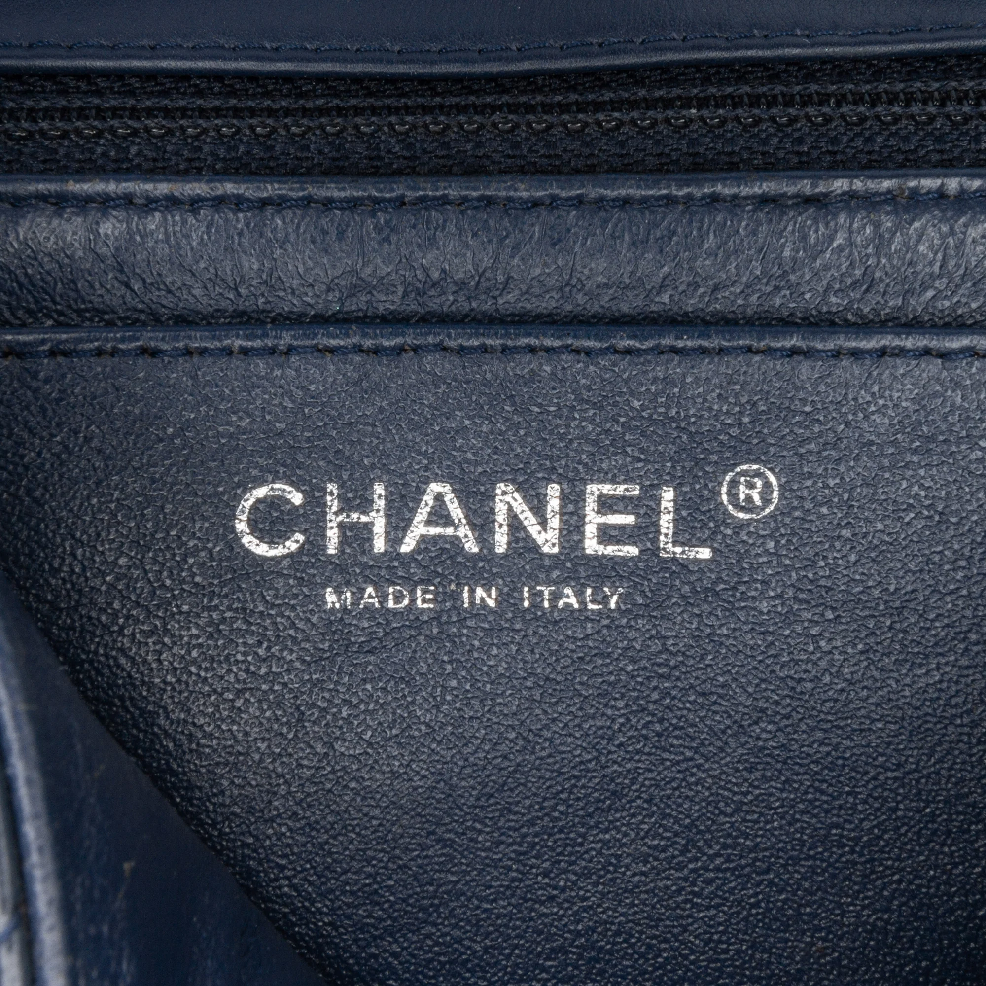 Chanel | Pre-Owned Mini Square Classic Chevron Patent Single Flap | Blue/Navy - Image 5