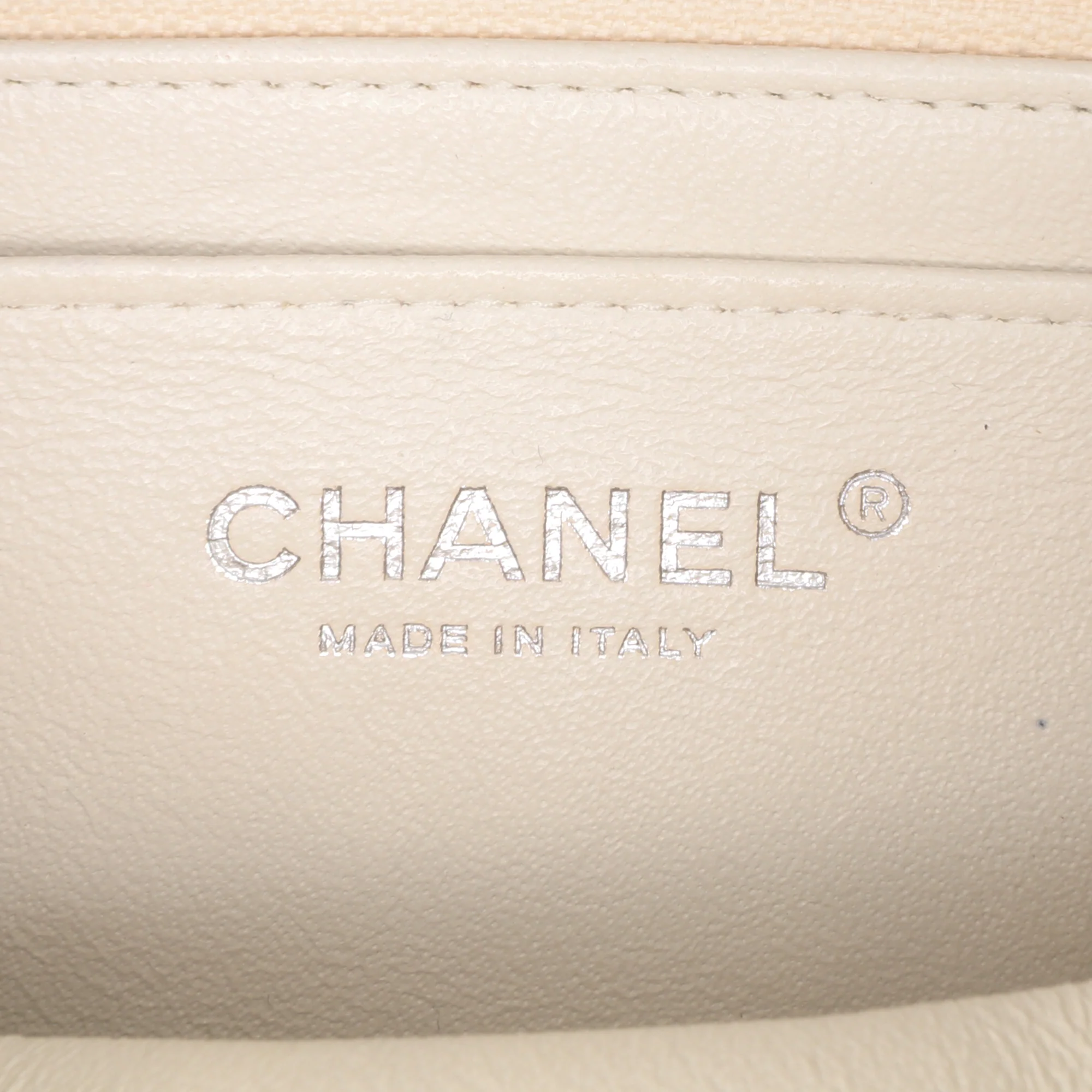 Chanel | Pre-Owned Mini Square Classic Crumpled Calfskin Single Flap | White/Ivory - Image 8