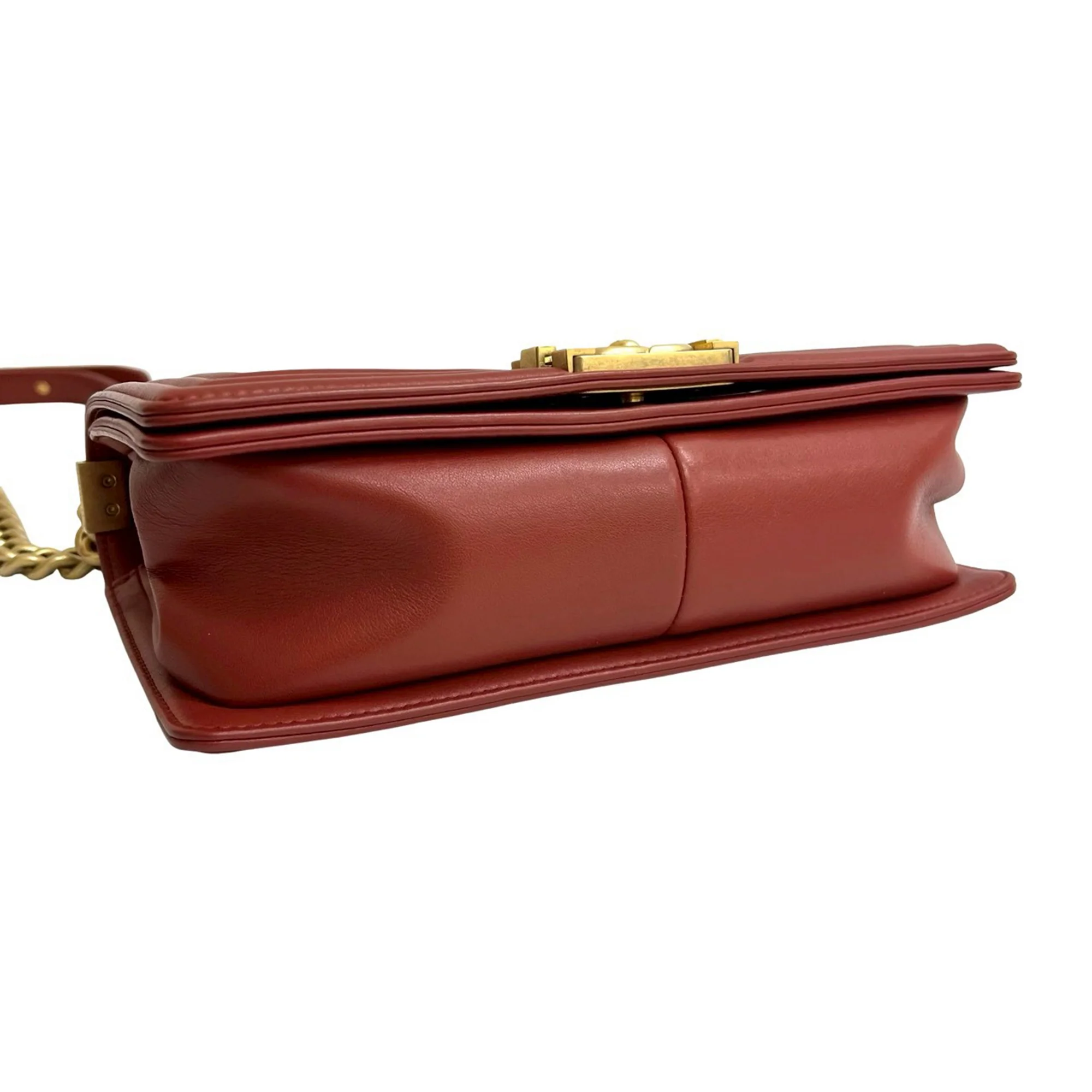 Chanel | Pre-Owned Old Medium Quilted Lambskin Boy Flap | Red/Dark Red - Image 6
