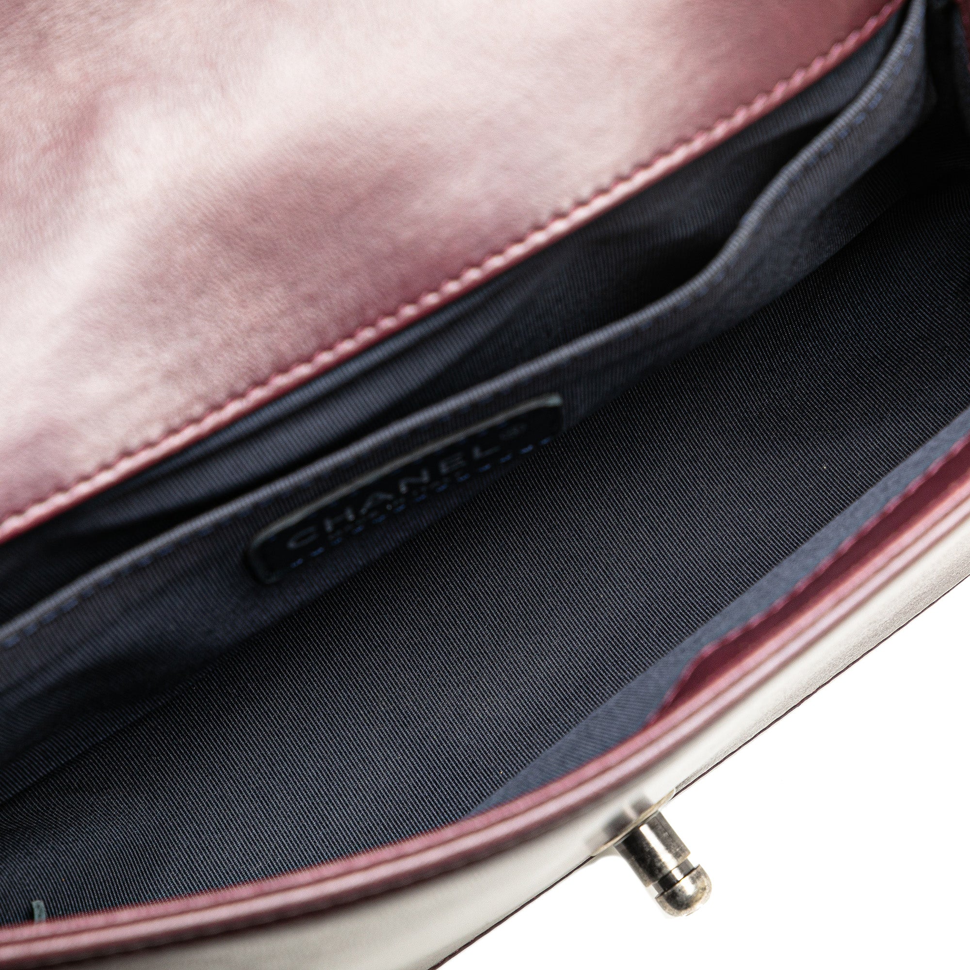 Chanel | Pre-Owned Old Medium Velvet and Tweed Boy Flap - I | Red/Burgundy - Image 4