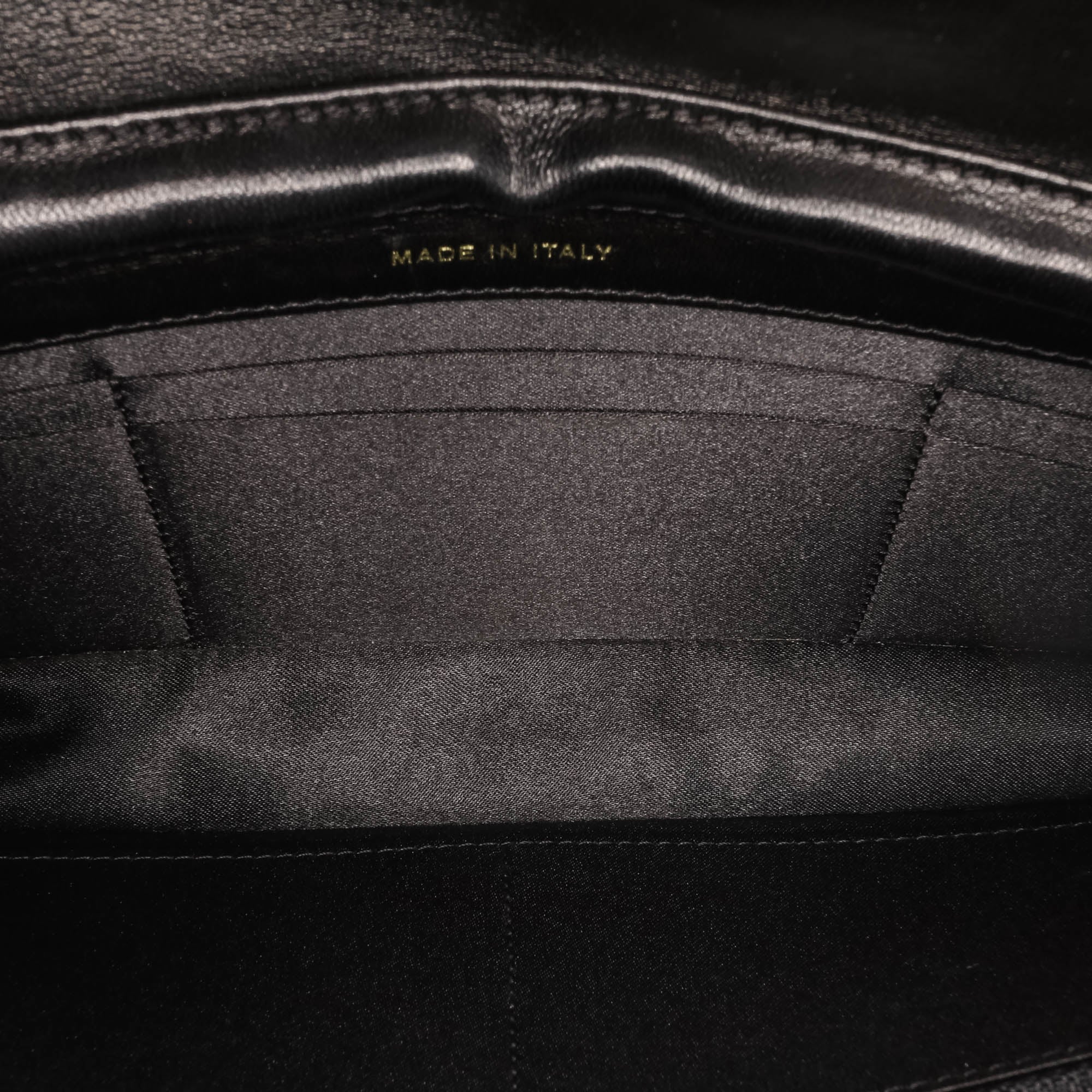 Chanel | Pre-Owned Paris Moscou Vinyl Moujik Clutch with Chain | Black - Image 5