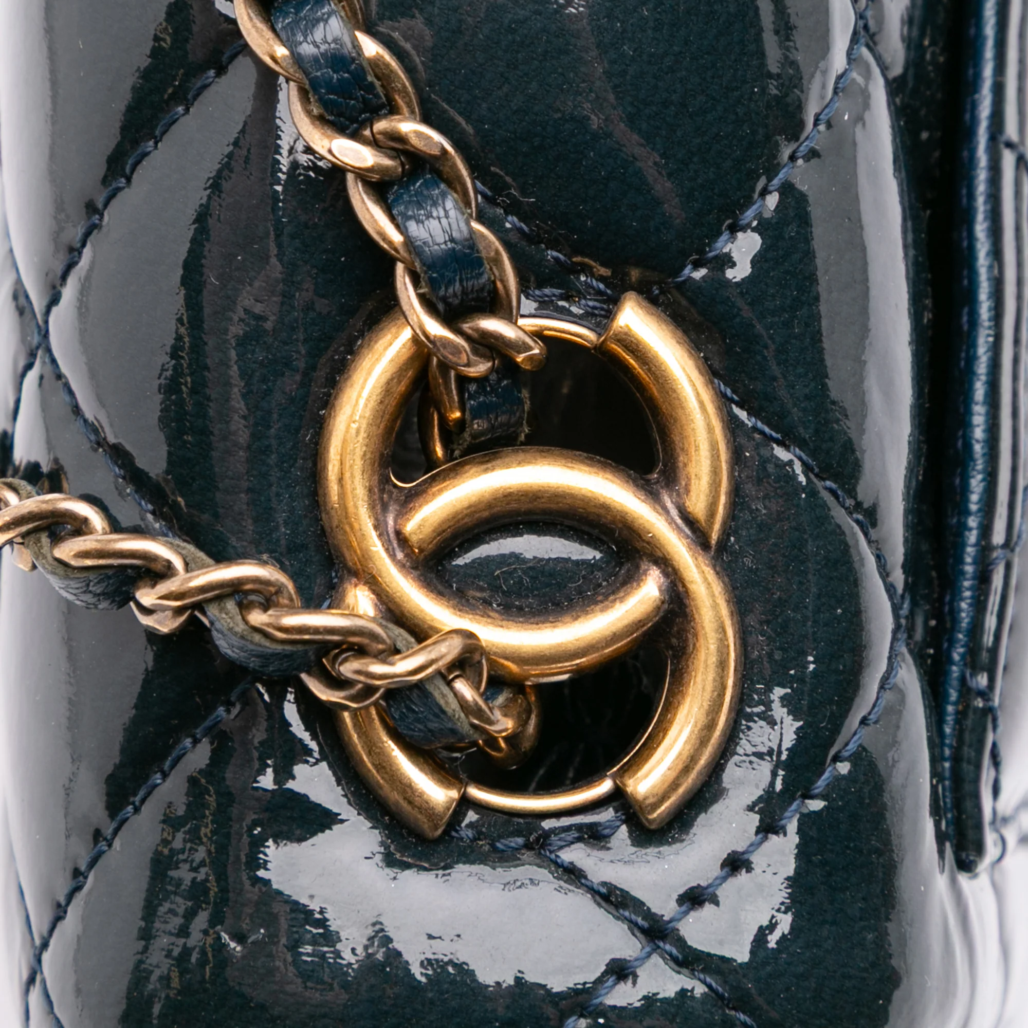 Chanel | Pre-Owned Paris-Salzburg Small Patent and Goatskin CC Eyelet Flap | Blue/Navy - Image 2