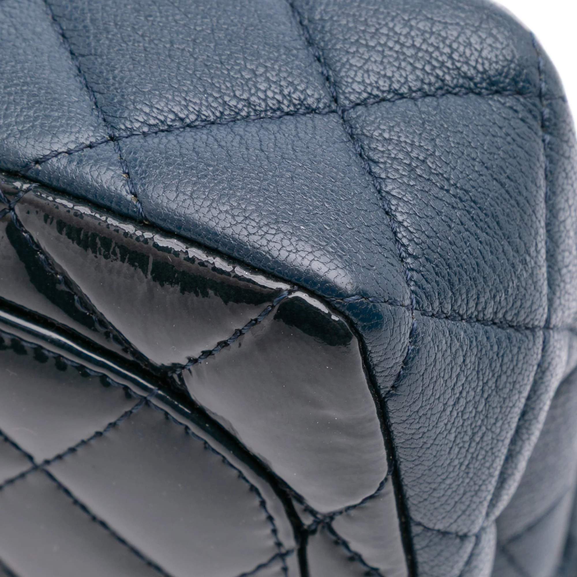 Chanel | Pre-Owned Paris-Salzburg Small Patent and Goatskin CC Eyelet Flap | Blue/Navy - Image 3