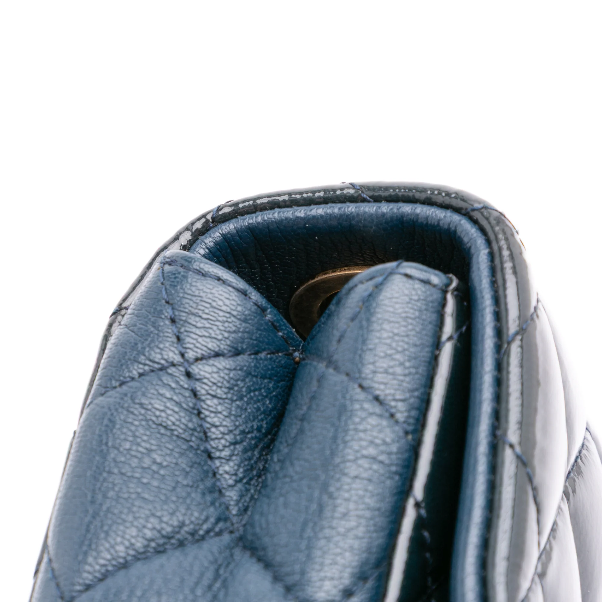 Chanel | Pre-Owned Paris-Salzburg Small Patent and Goatskin CC Eyelet Flap | Blue/Navy - Image 4