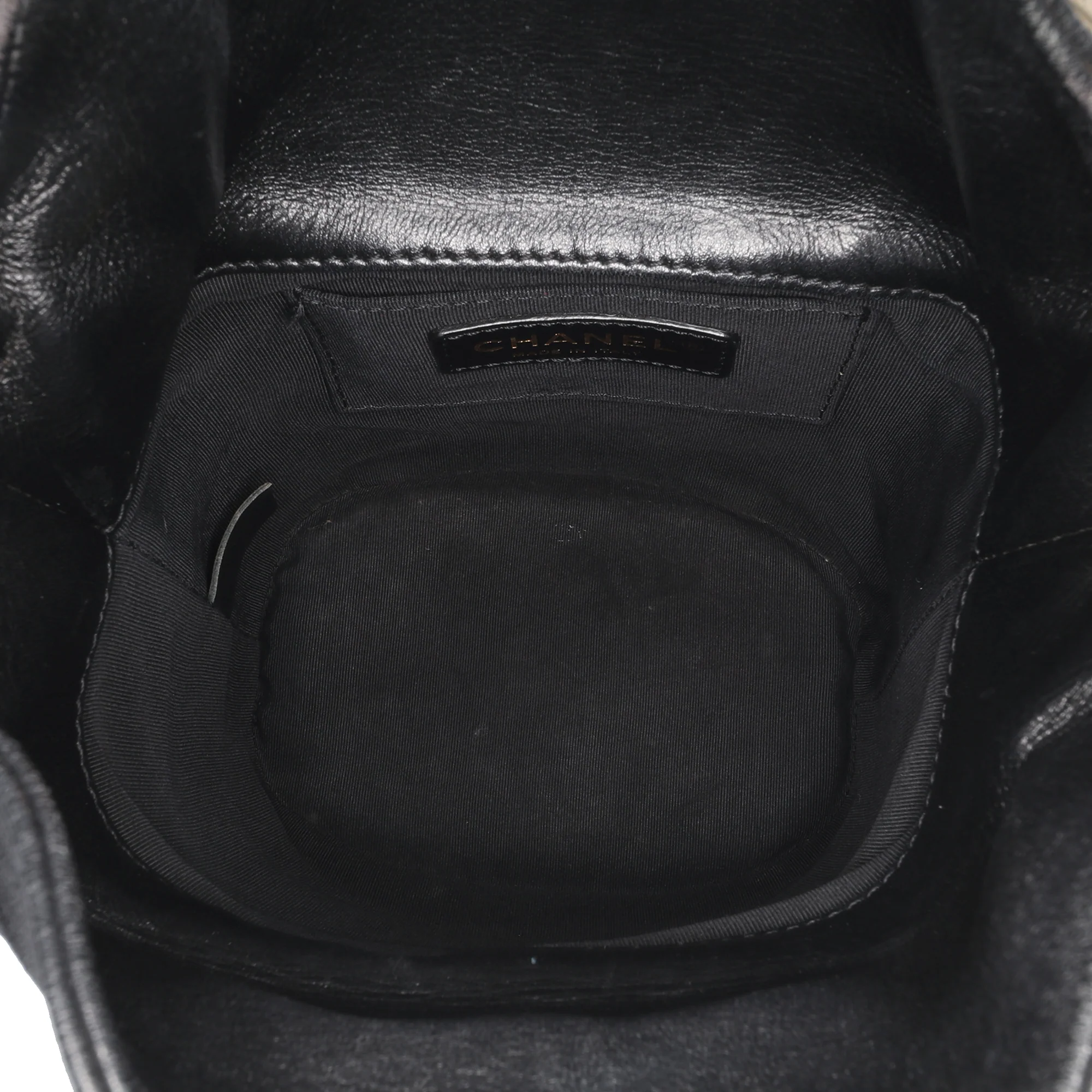 Chanel | Pre-Owned Quilted Chevron Lambskin Handle with Chic Bucket Bag | Black - Image 5