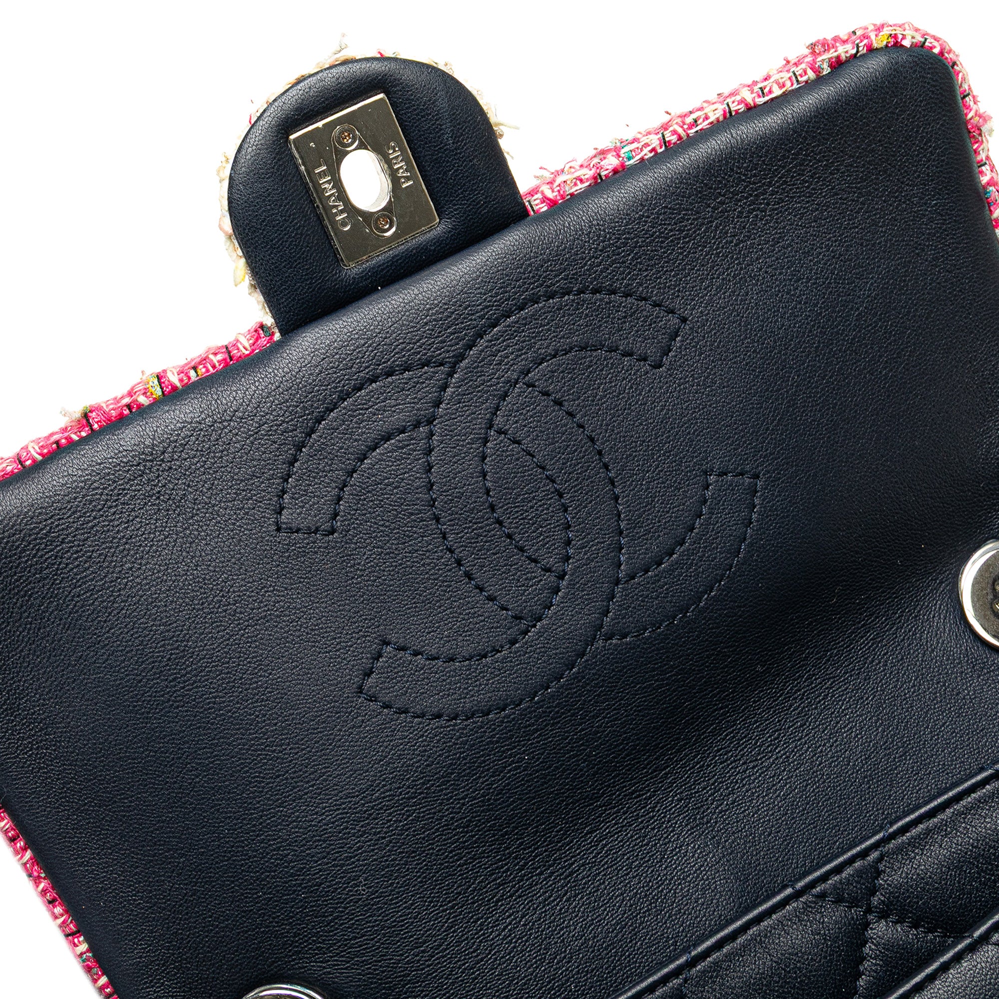 Chanel | Pre-Owned Quilted Lambskin and Tweed Elegant Trim Flap | Blue/Navy - Image 14