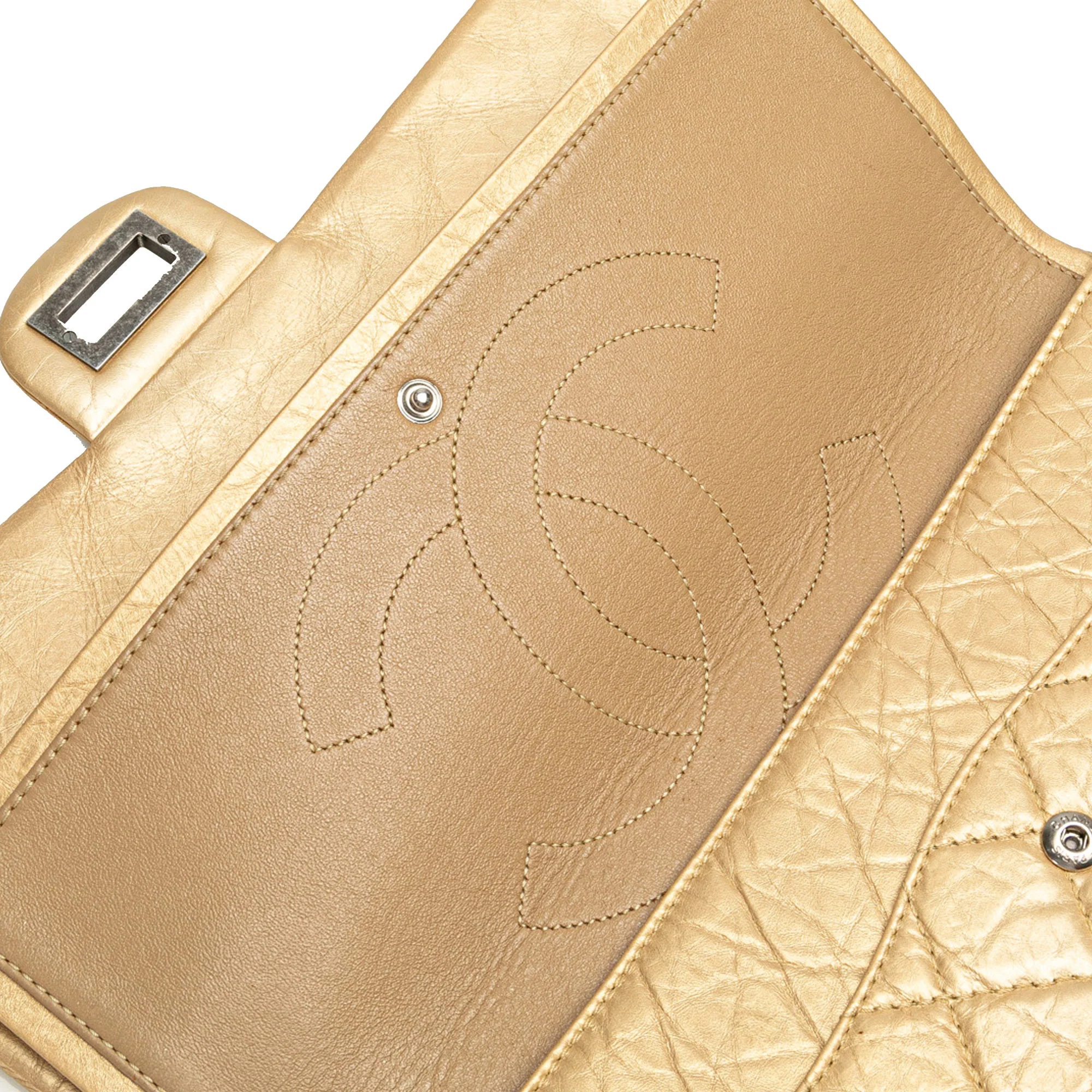 Chanel | Pre-Owned Reissue 2.55 Aged Calfskin Double Flap 227 | Gold - Image 8